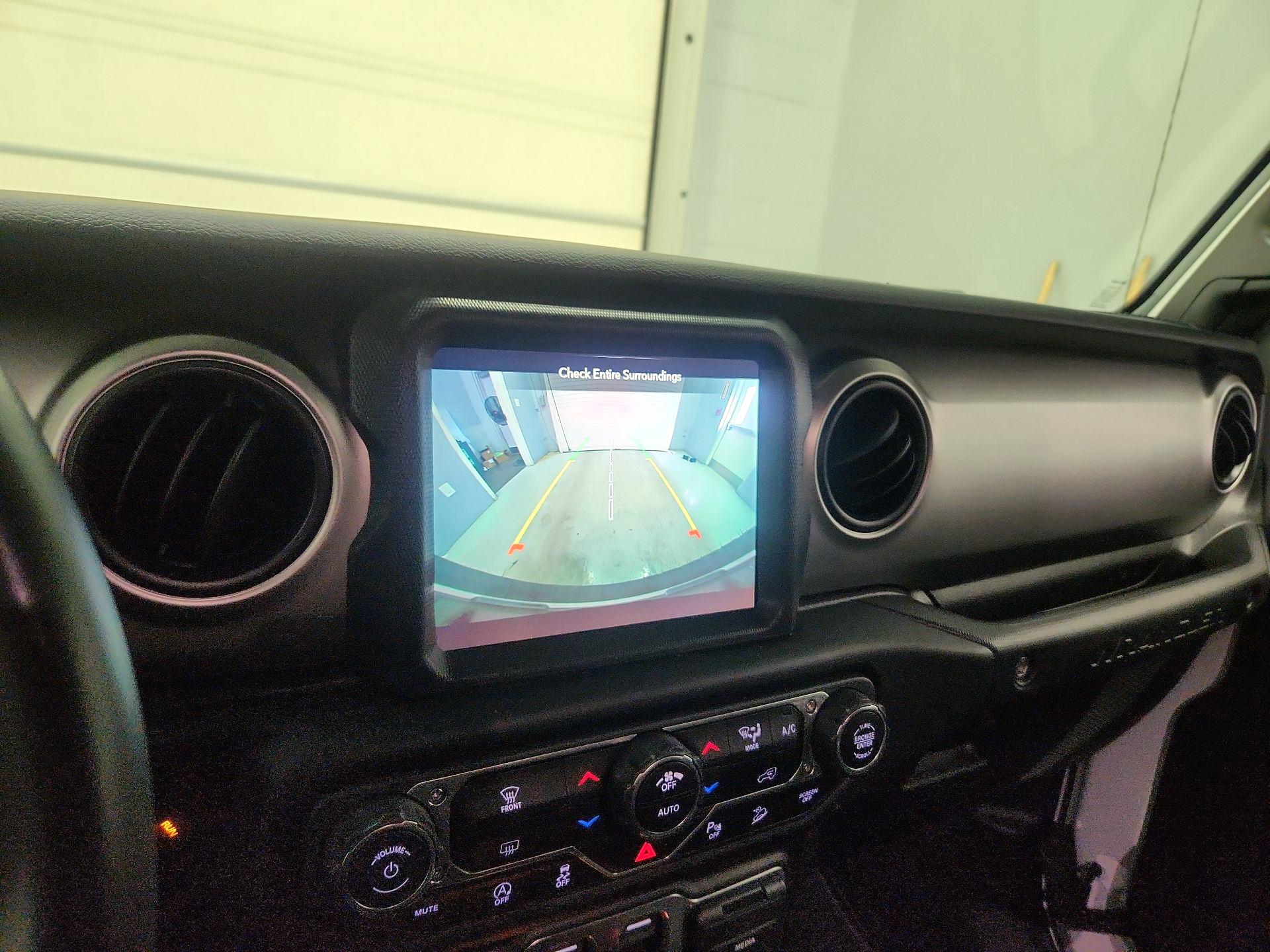 Thumbnail: 2021 Jeep Wrangler - 15