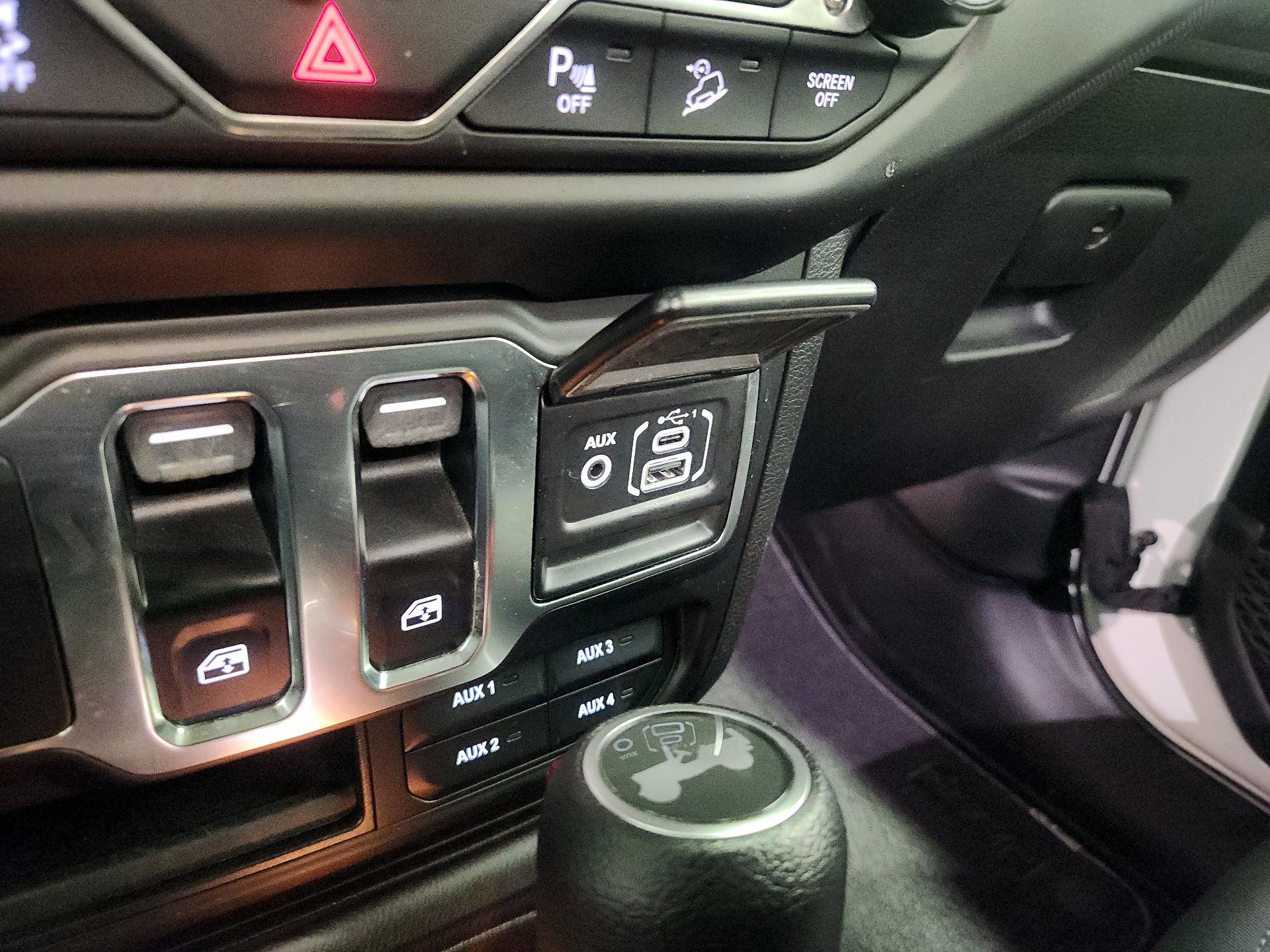 Thumbnail: 2021 Jeep Wrangler - 19