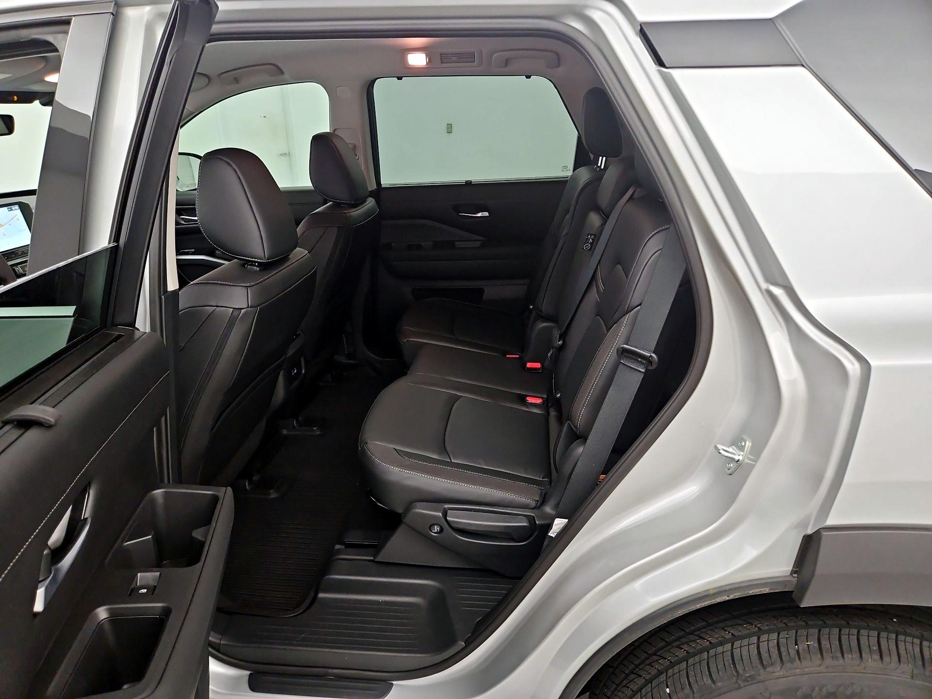 Thumbnail: 2025 Nissan Pathfinder - 20