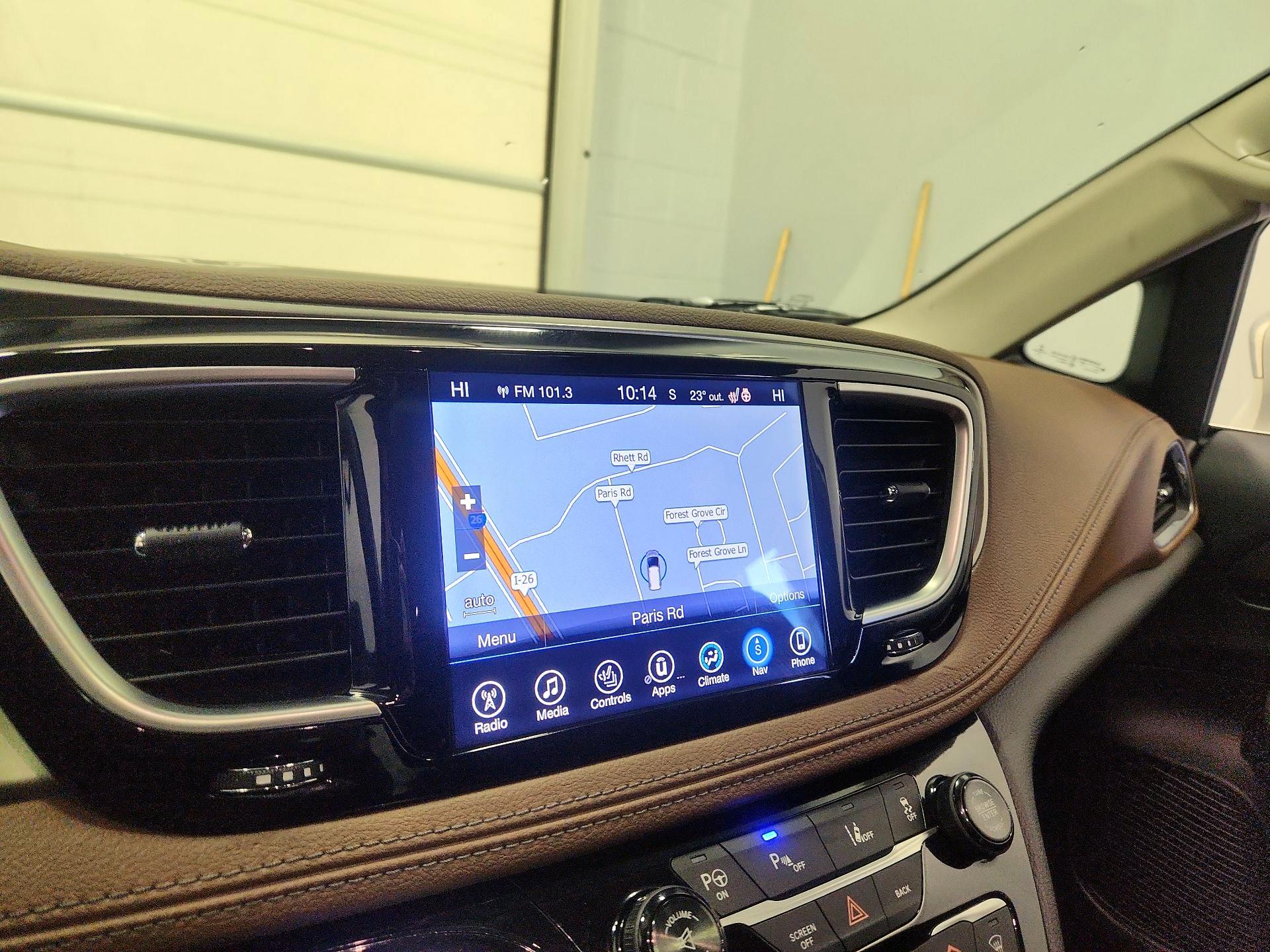 Thumbnail: 2017 Chrysler Pacifica - 14