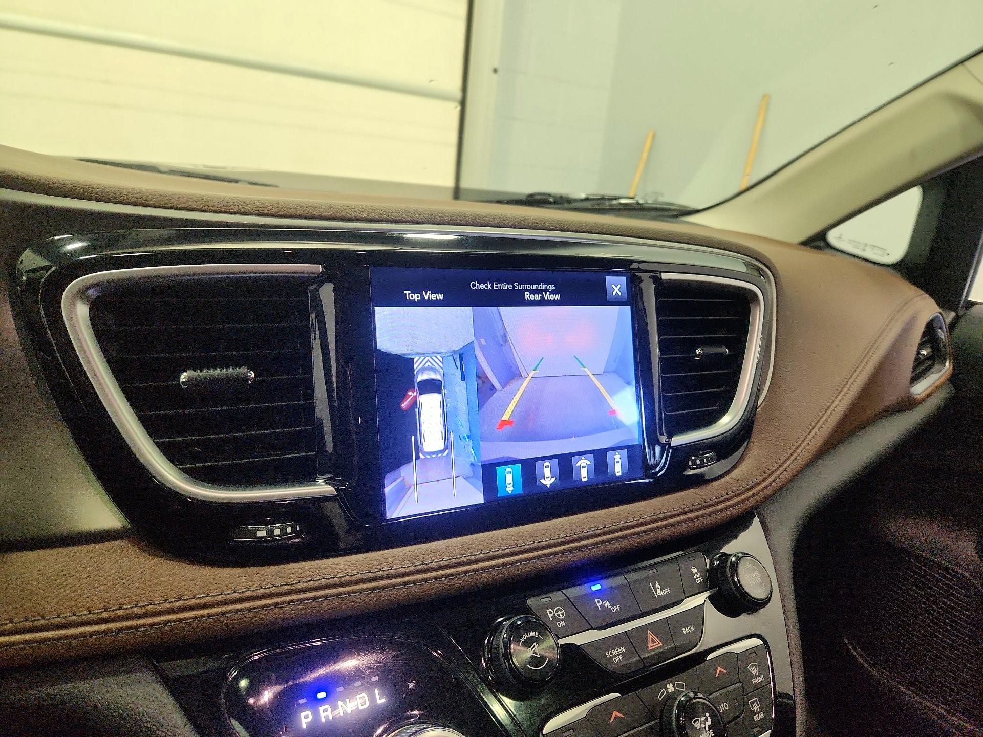 Thumbnail: 2017 Chrysler Pacifica - 15