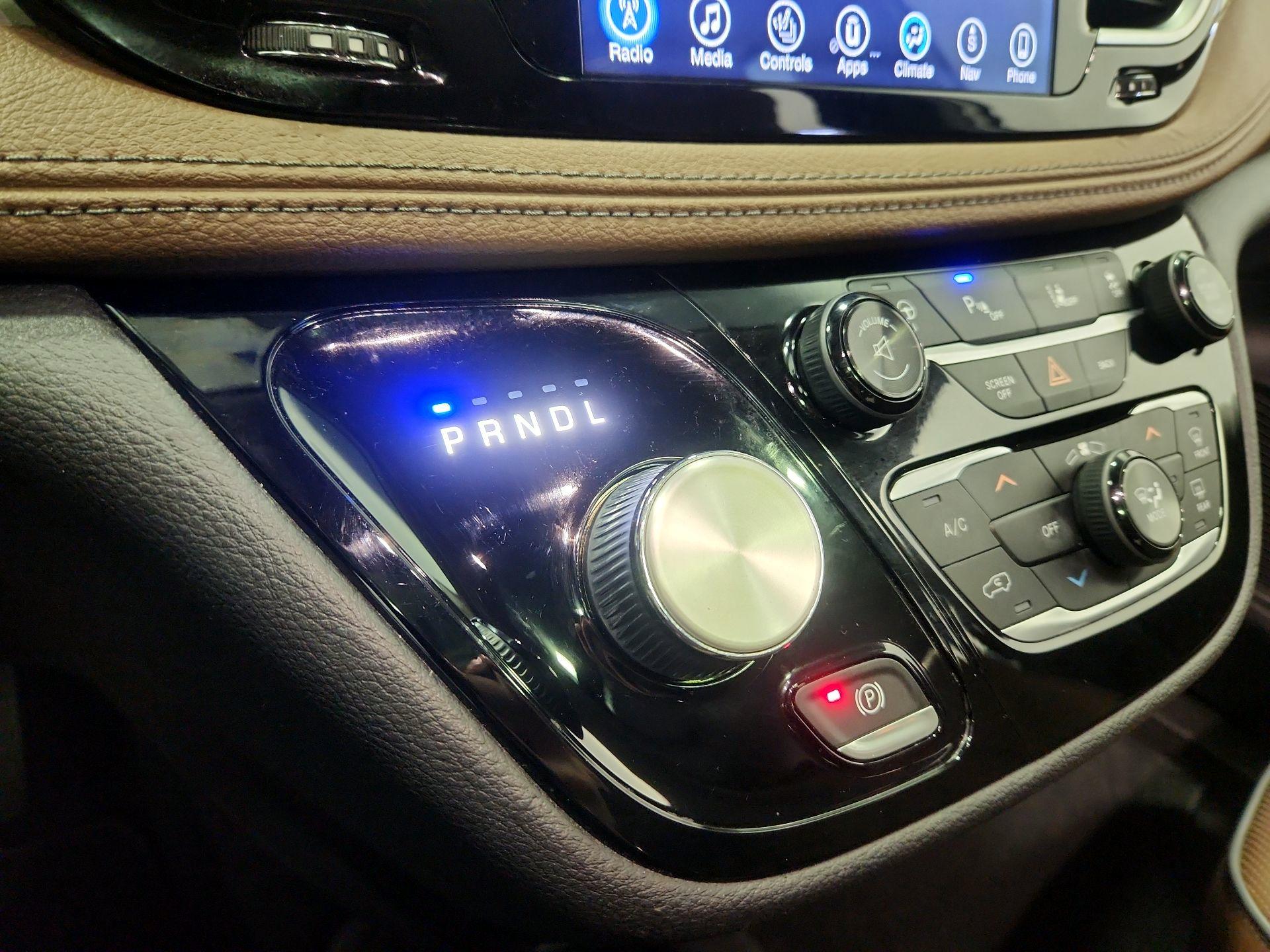 Thumbnail: 2017 Chrysler Pacifica - 18