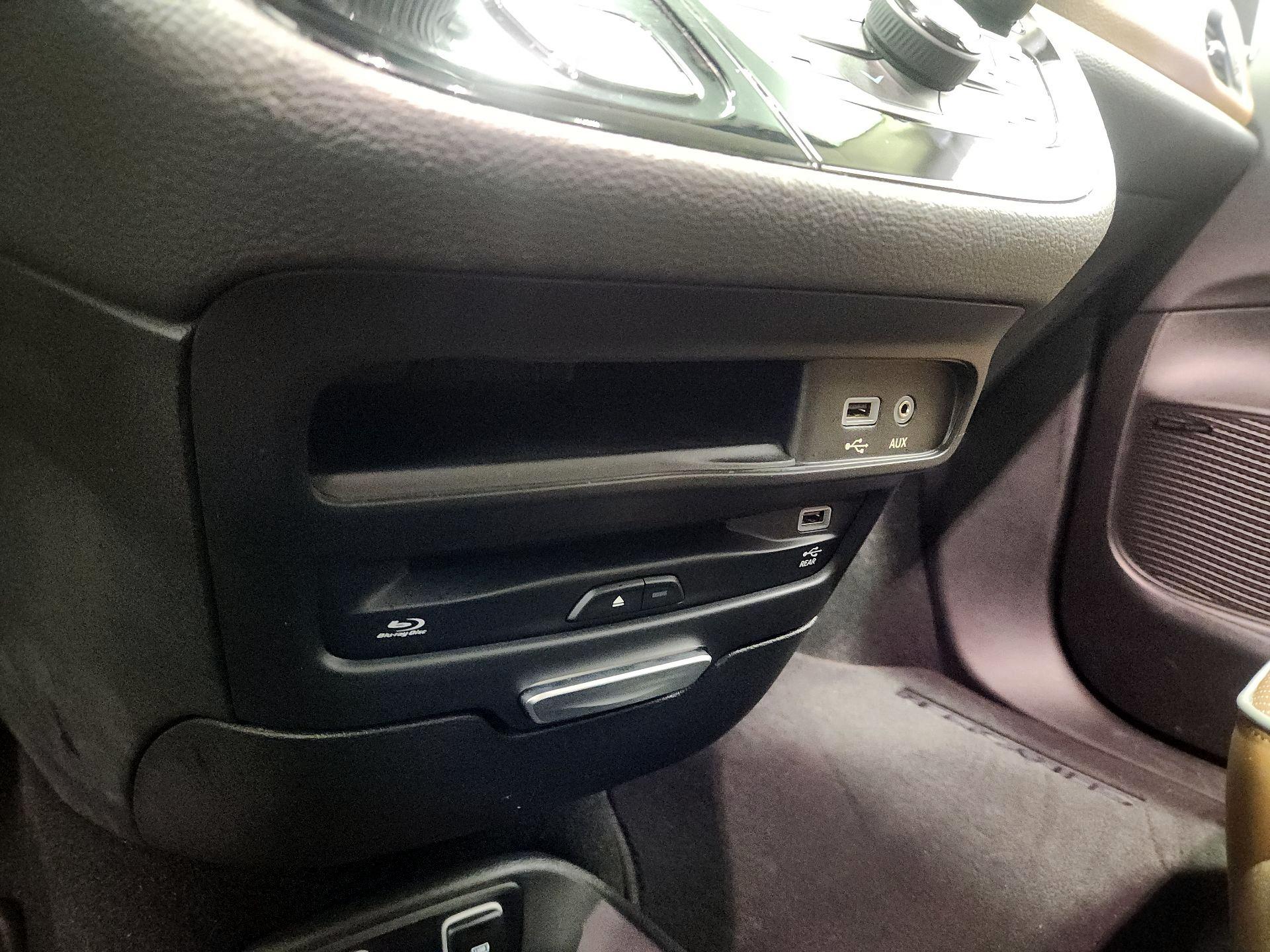 Thumbnail: 2017 Chrysler Pacifica - 19