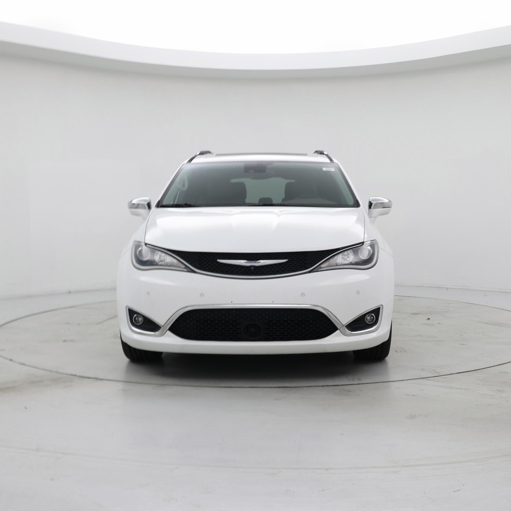 Thumbnail: 2017 Chrysler Pacifica - 5