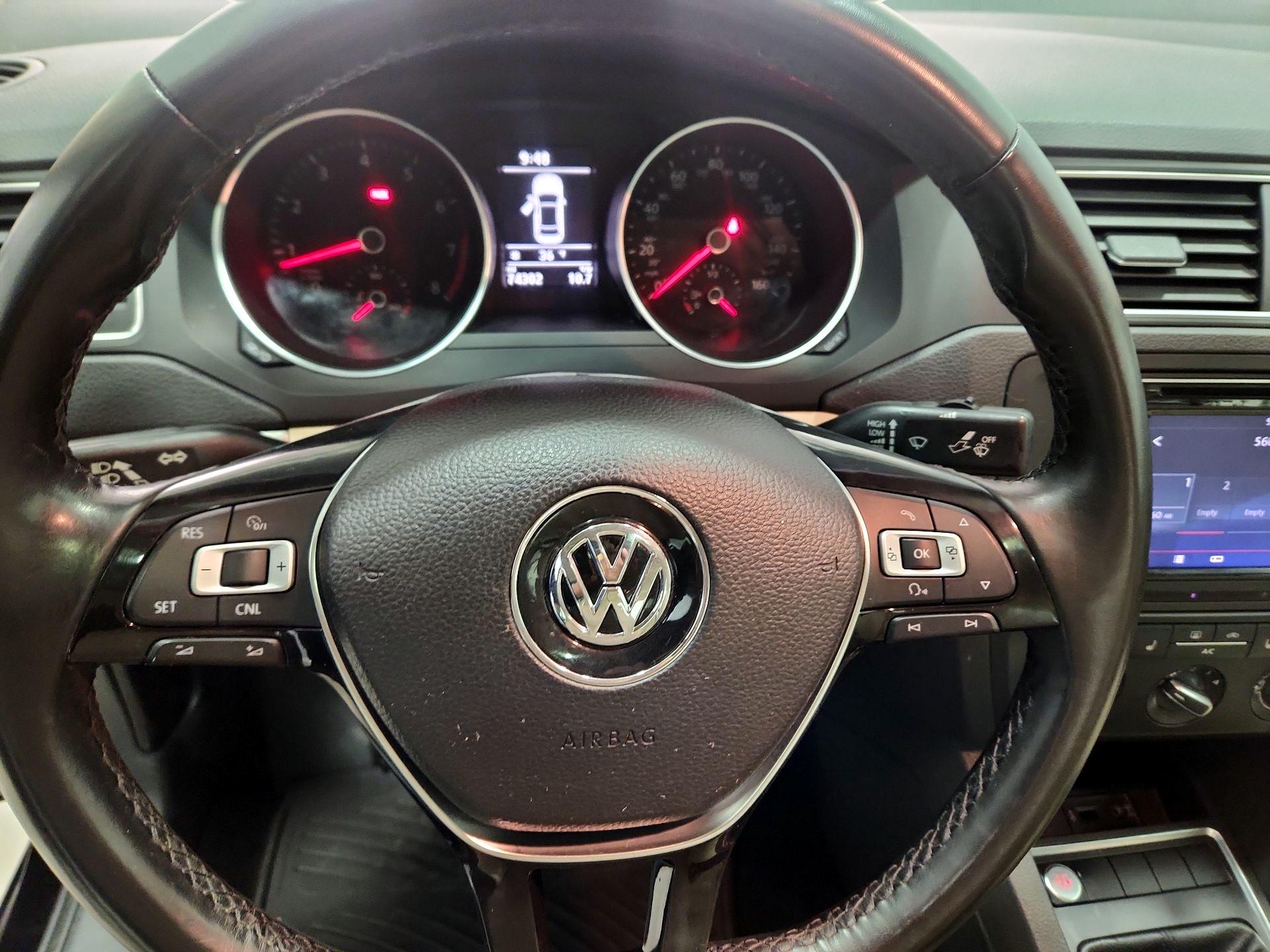 Thumbnail: 2017 Volkswagen Jetta - 10