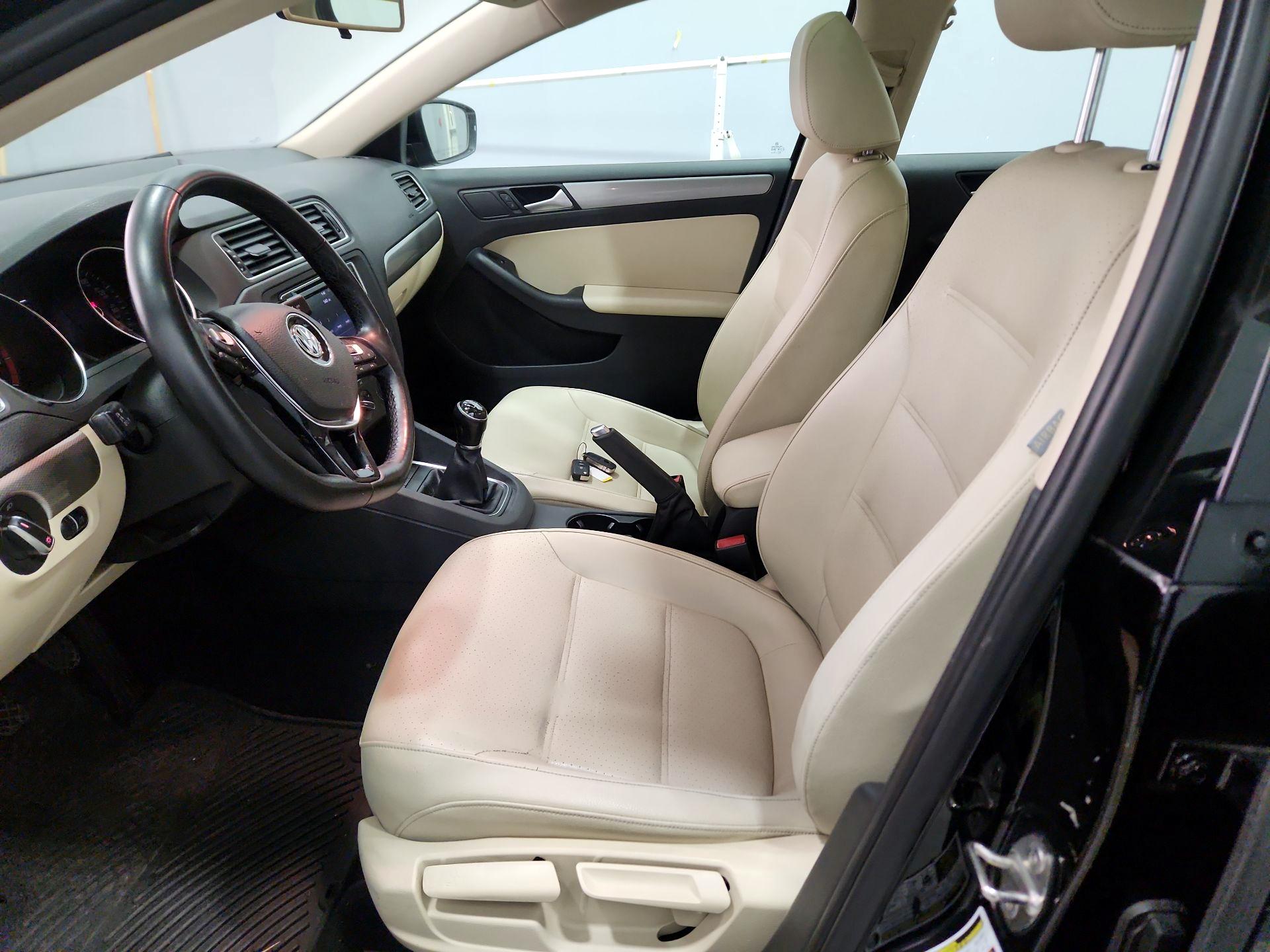 Thumbnail: 2017 Volkswagen Jetta - 11