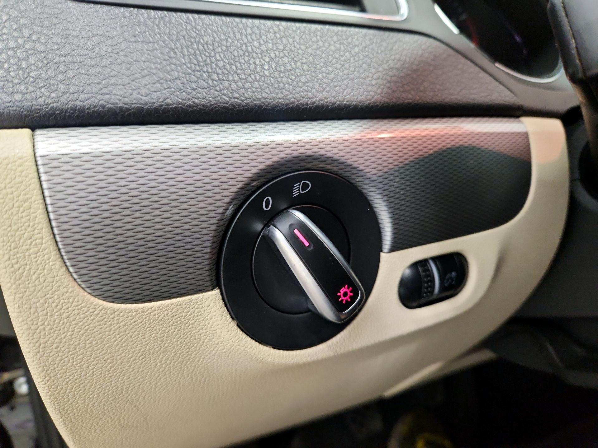 Thumbnail: 2017 Volkswagen Jetta - 13