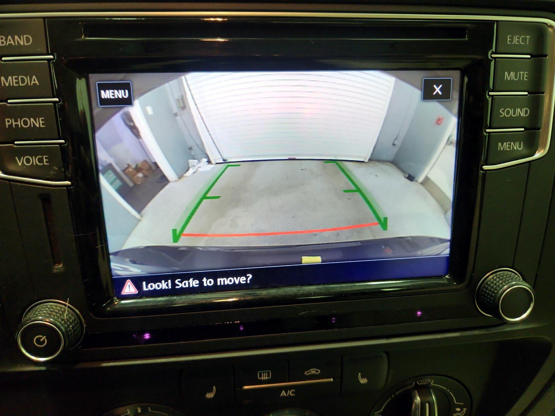 Thumbnail: 2017 Volkswagen Jetta - 14