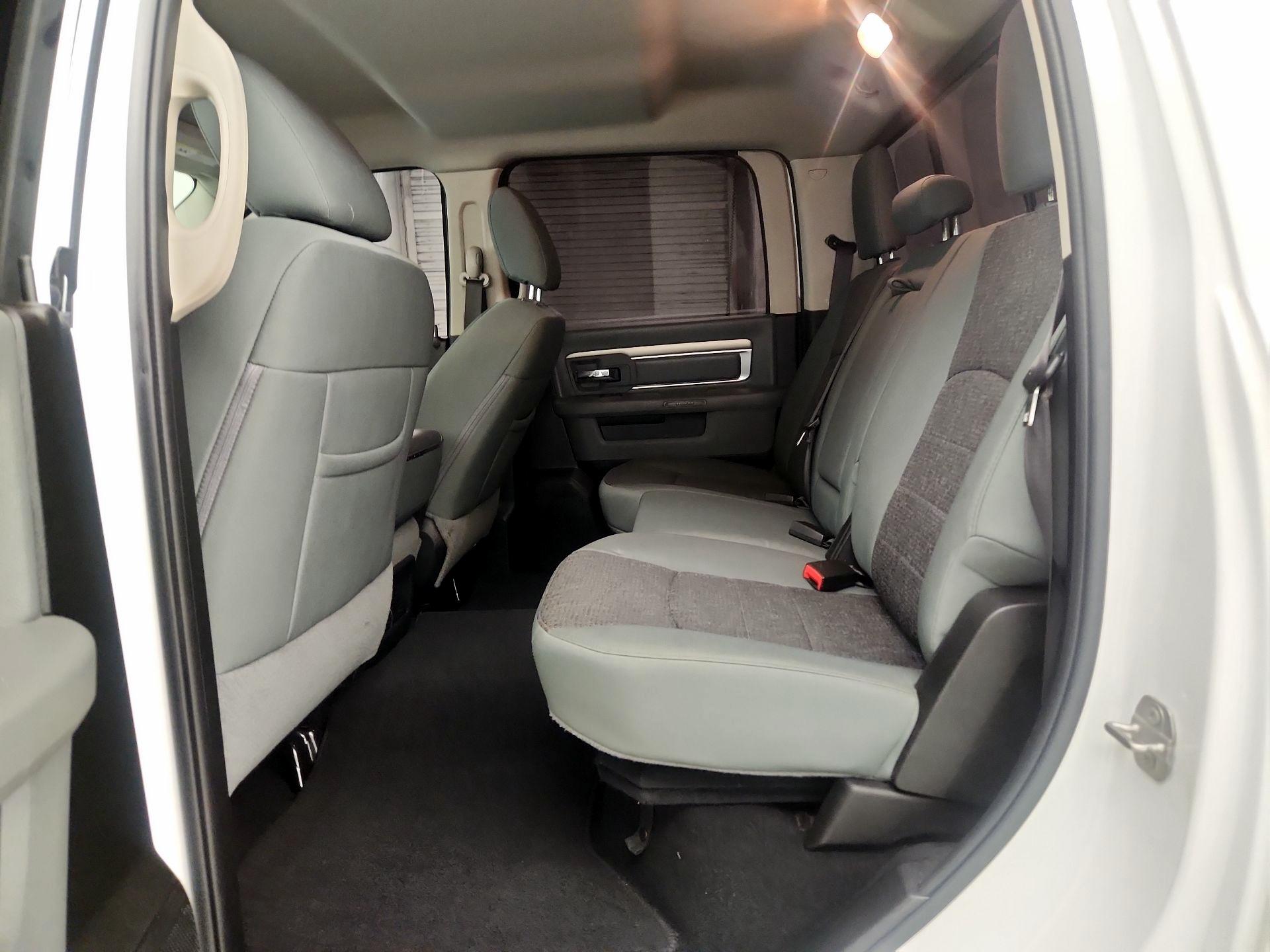 Thumbnail: 2019 RAM 1500 Classic - 18