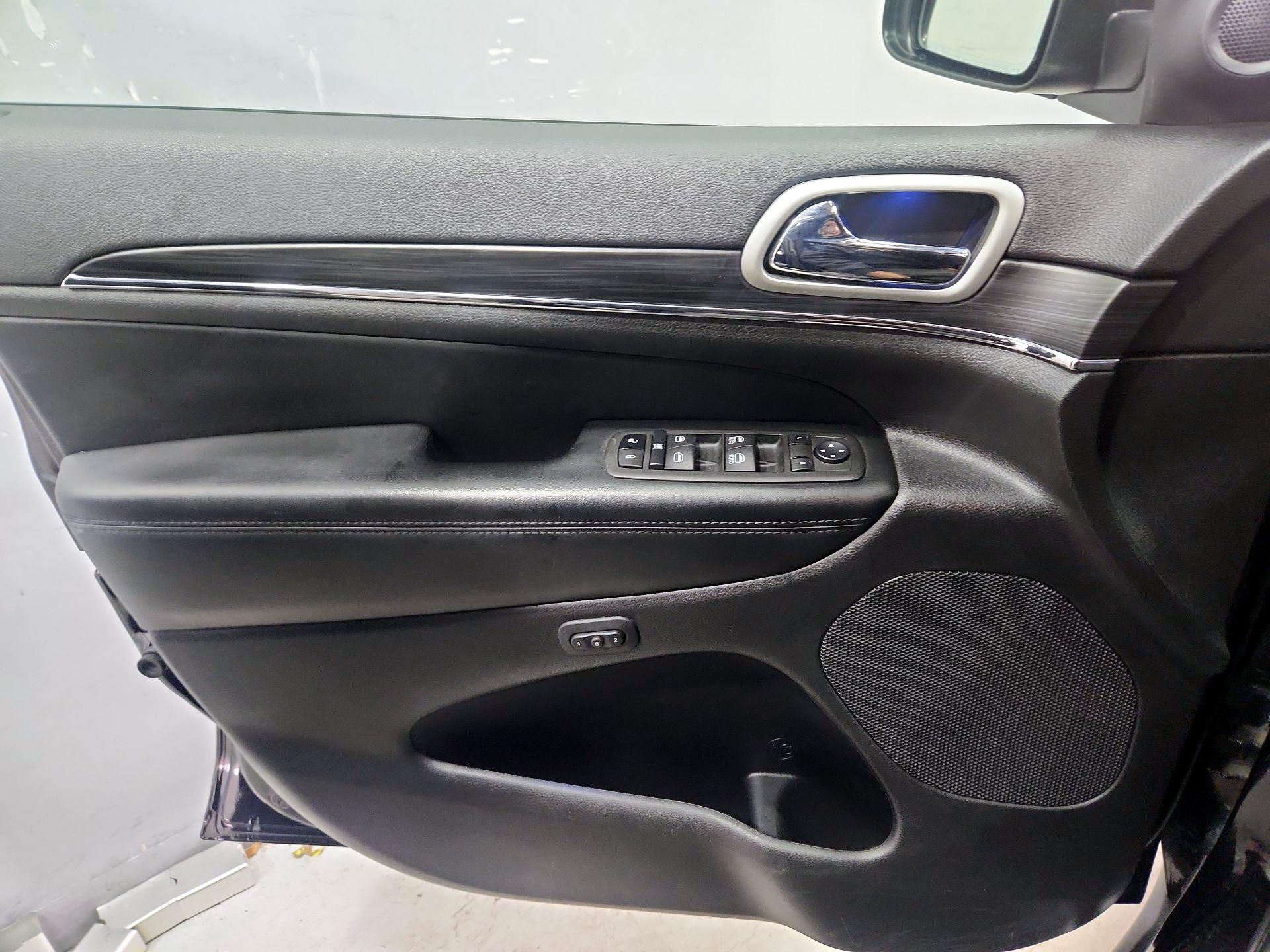 Thumbnail: 2022 Jeep Grand Cherokee - 12