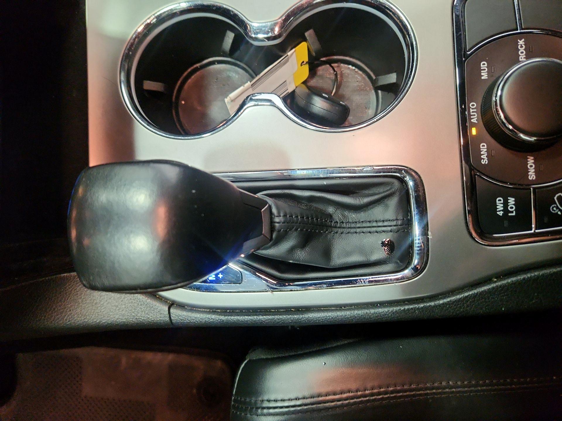 Thumbnail: 2022 Jeep Grand Cherokee - 17