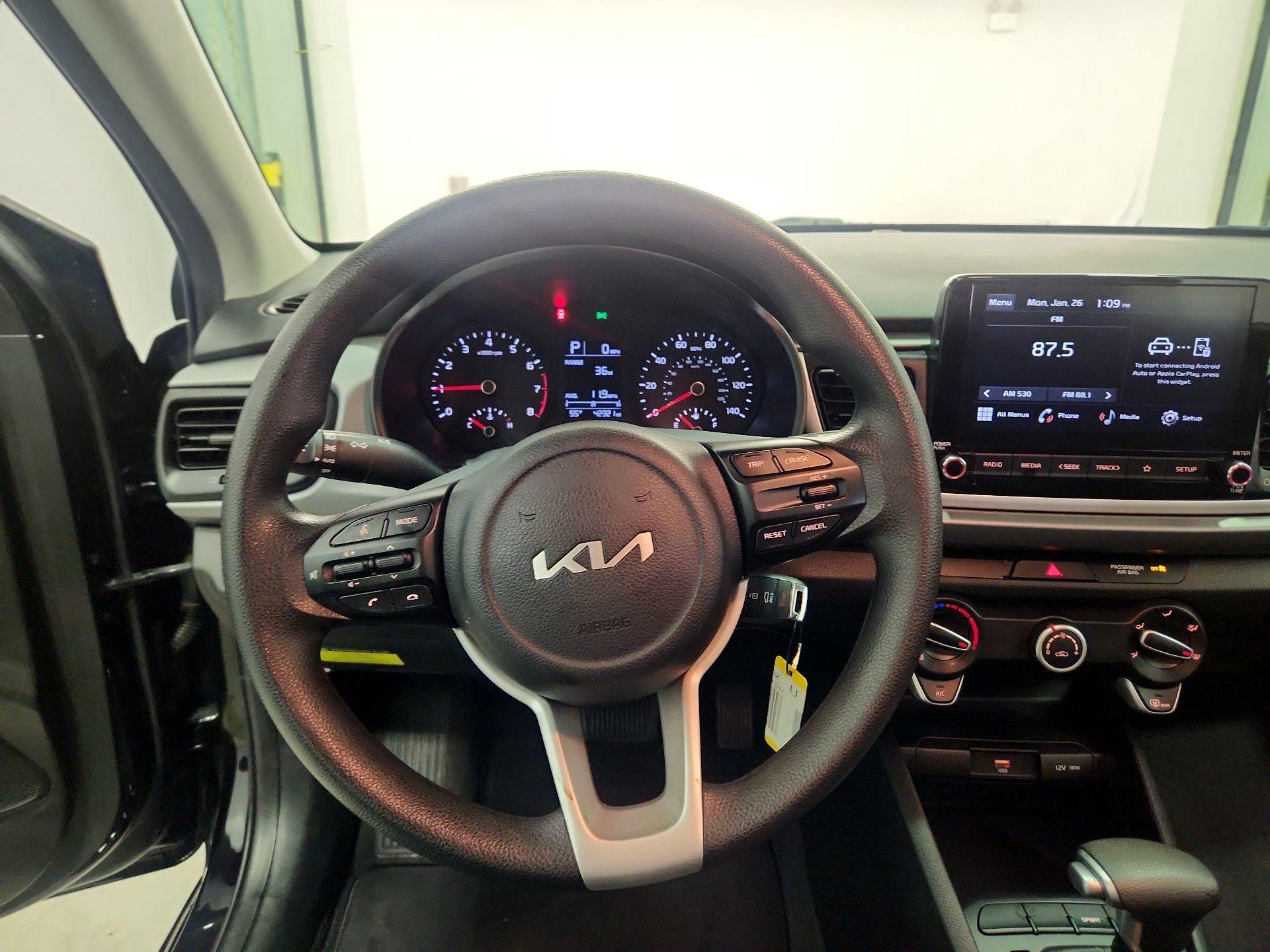 Thumbnail: 2022 Kia Rio - 10