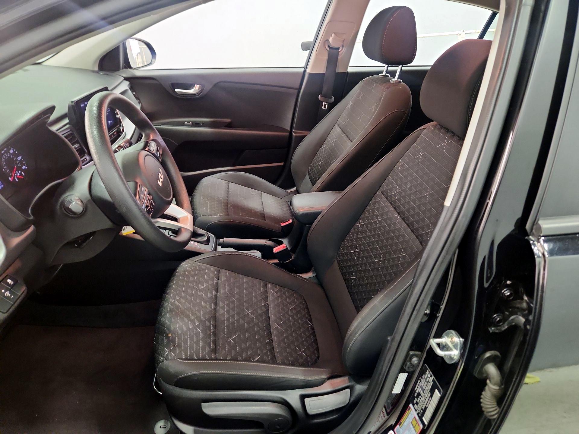 Thumbnail: 2022 Kia Rio - 11