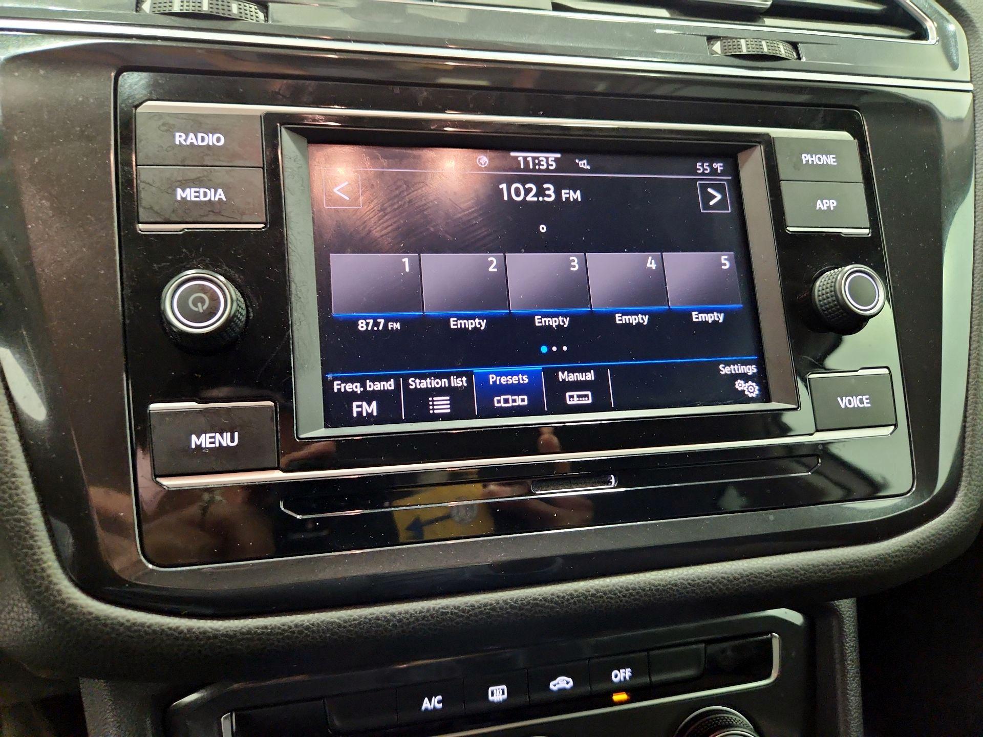 Thumbnail: 2021 Volkswagen Tiguan - 15