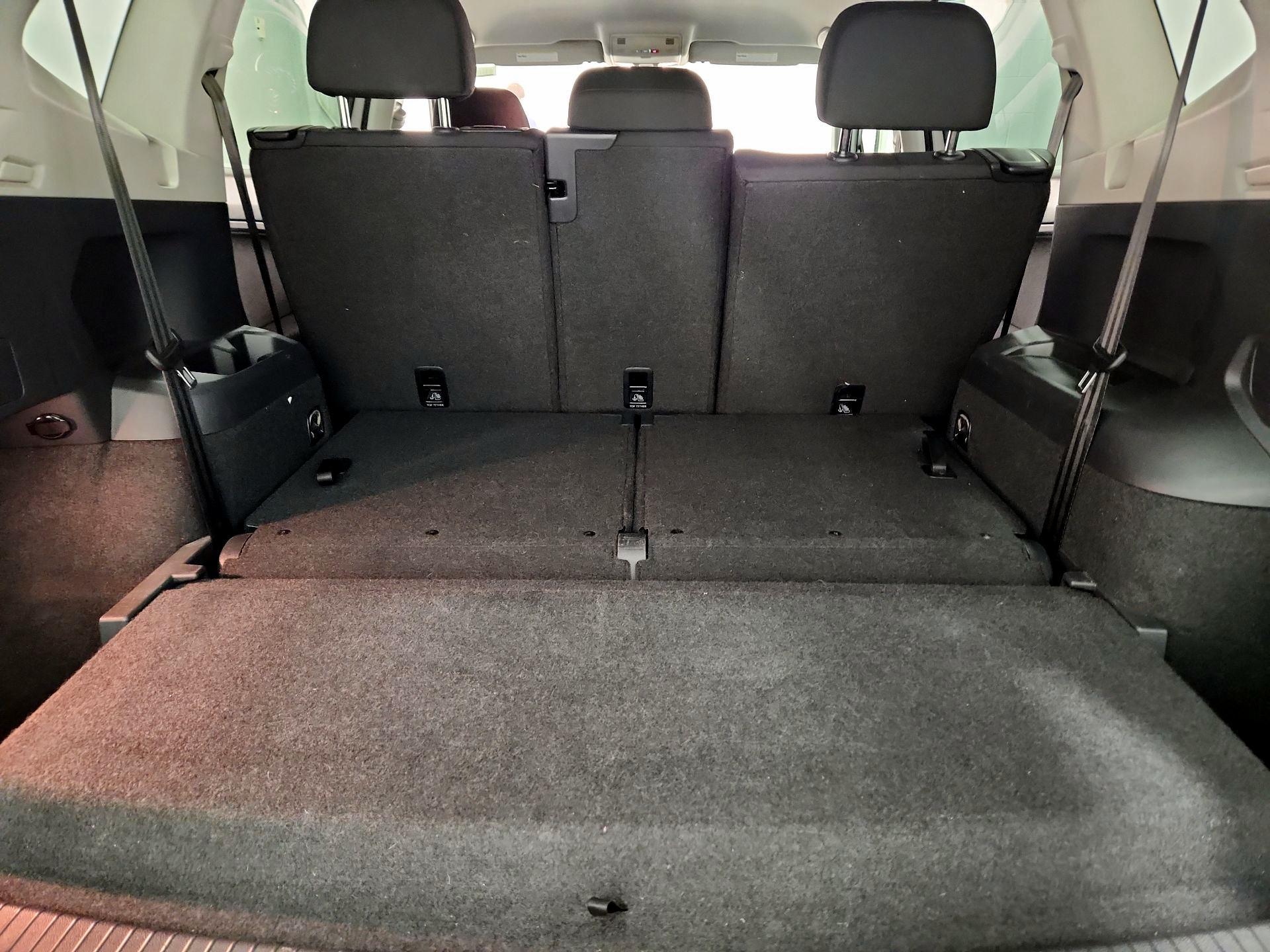 Thumbnail: 2021 Volkswagen Tiguan - 19