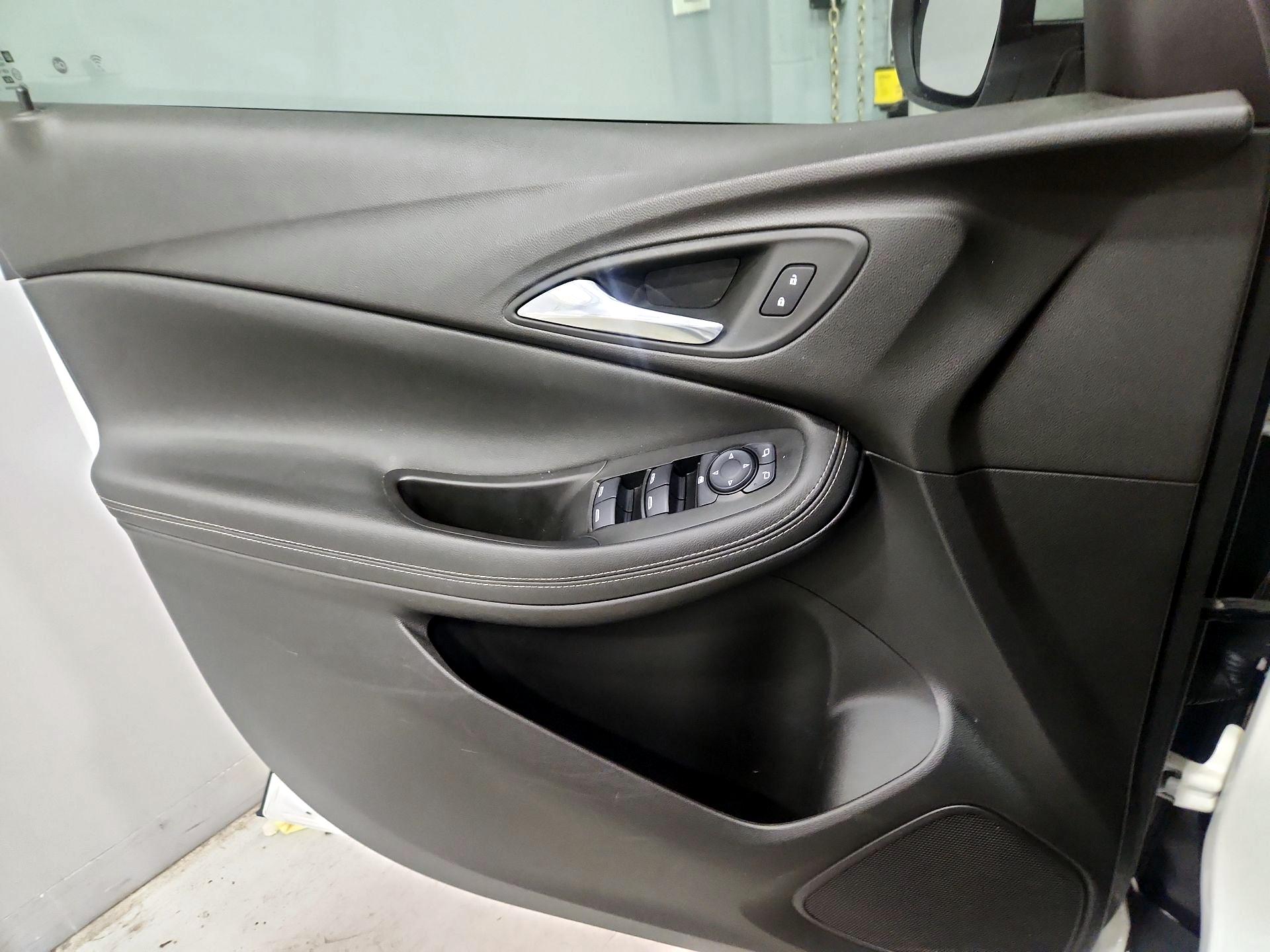 Thumbnail: 2022 Buick Encore GX - 12