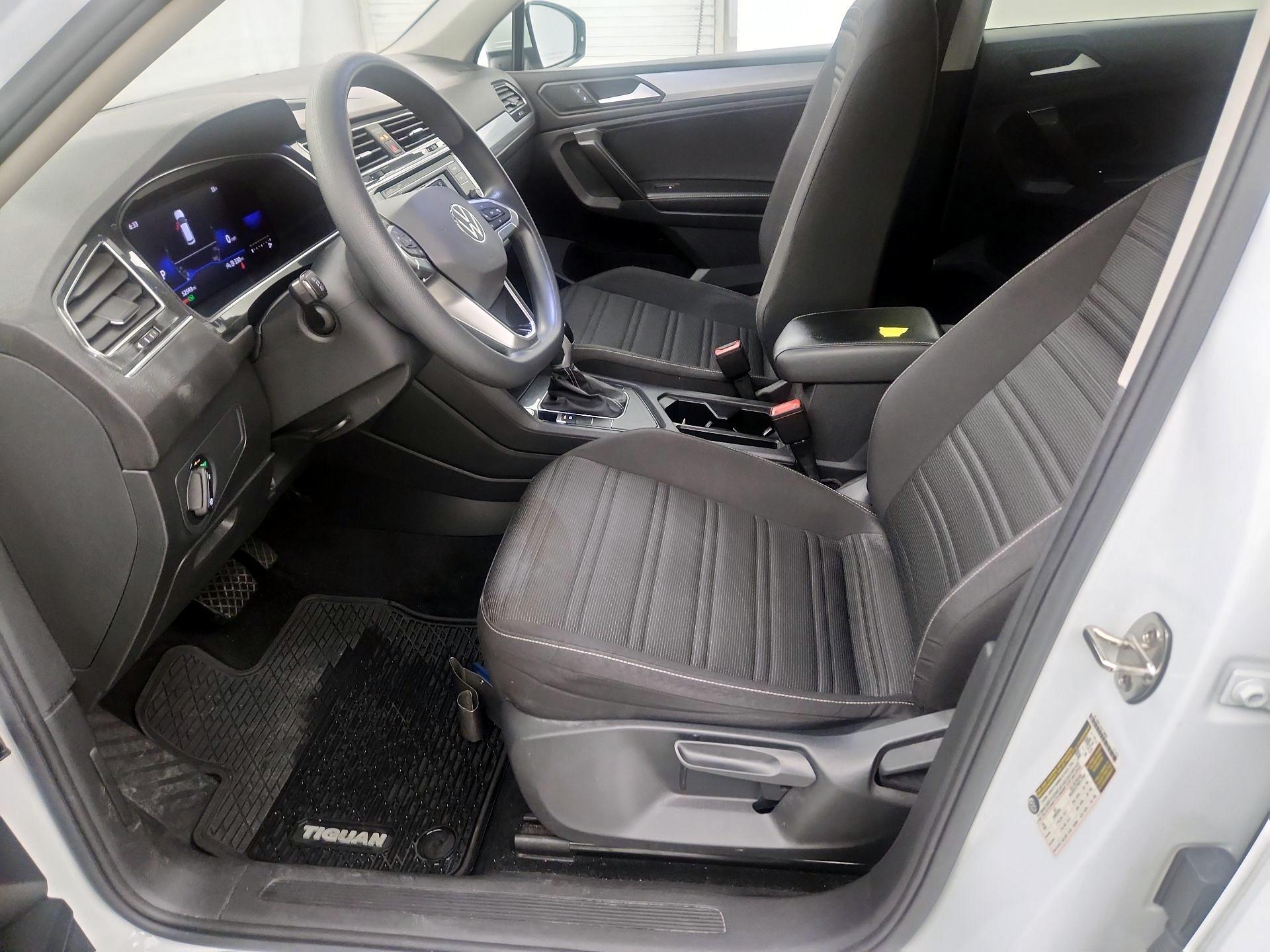 Thumbnail: 2023 Volkswagen Tiguan - 9