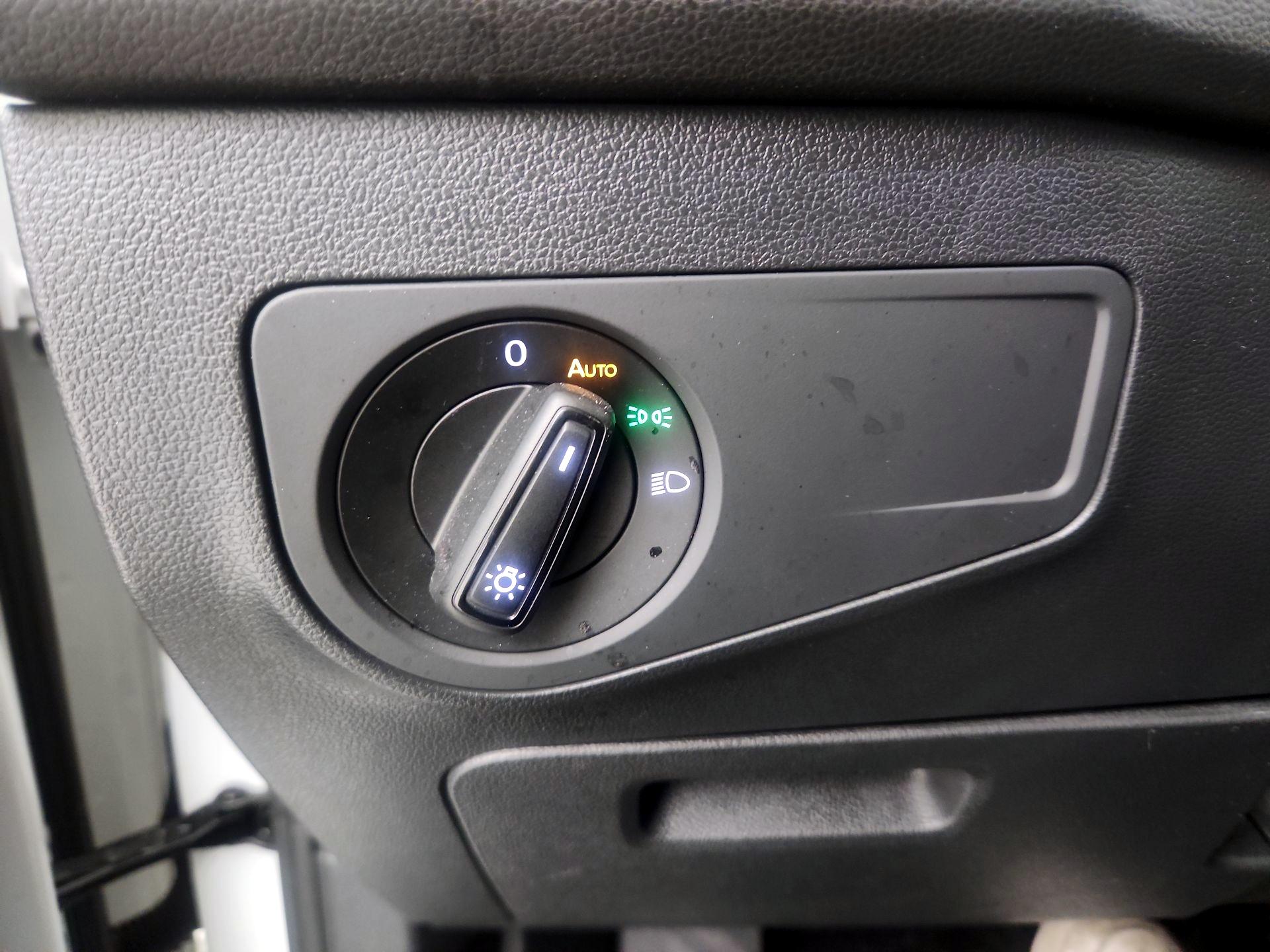 Thumbnail: 2023 Volkswagen Tiguan - 11