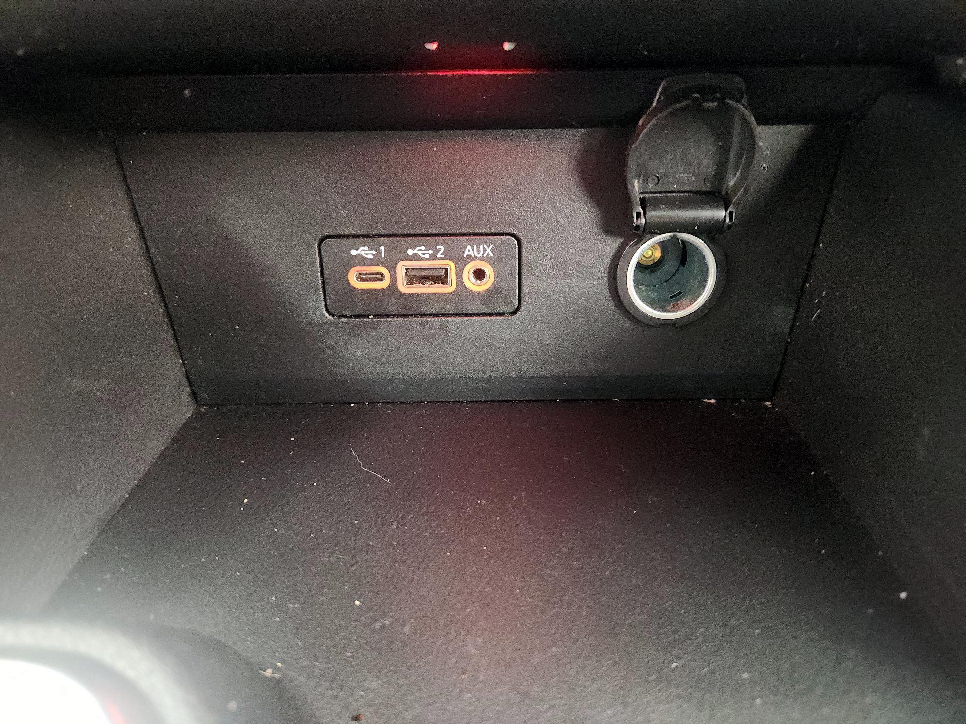 Thumbnail: 2020 Nissan Sentra - 18