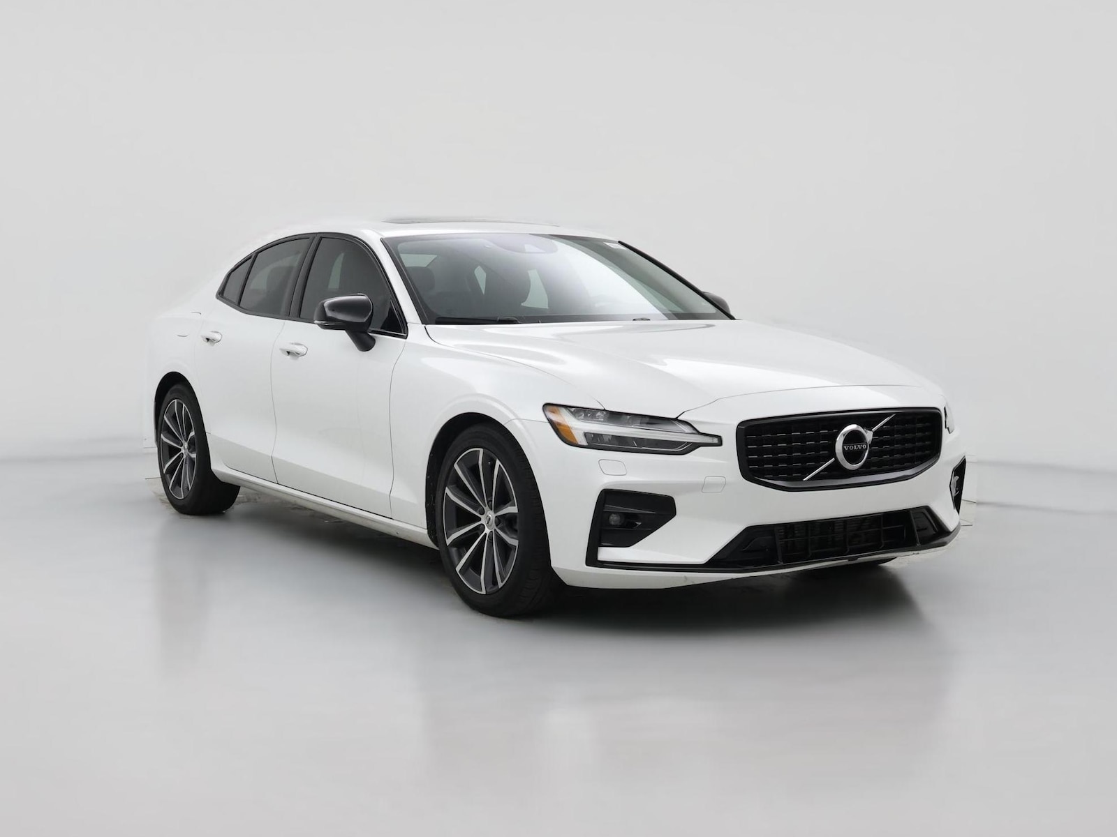 2022 Volvo S60 Momentum