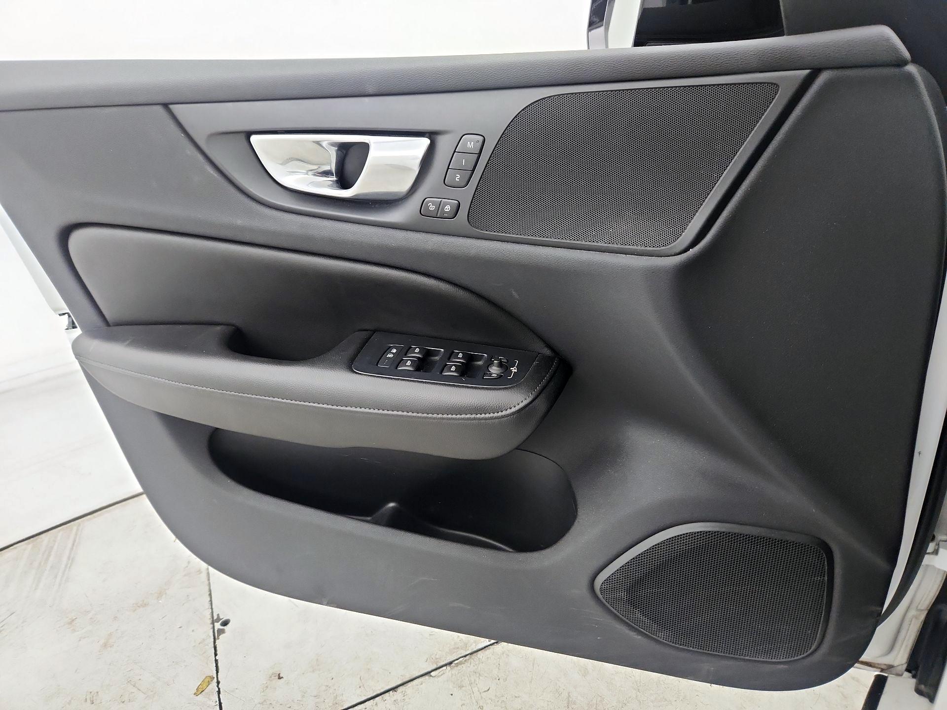 Thumbnail: 2022 Volvo S60 - 12