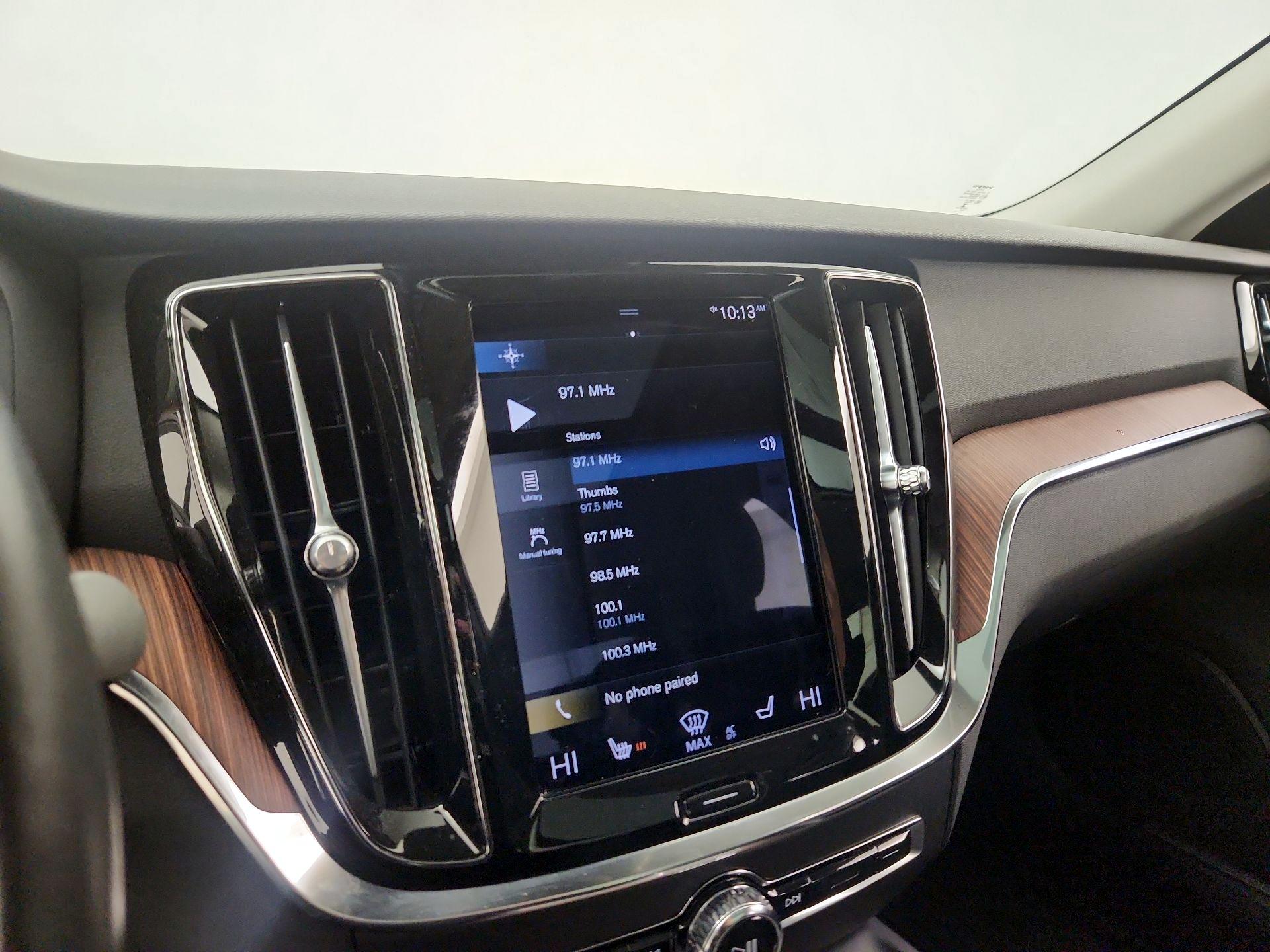 Thumbnail: 2022 Volvo S60 - 16