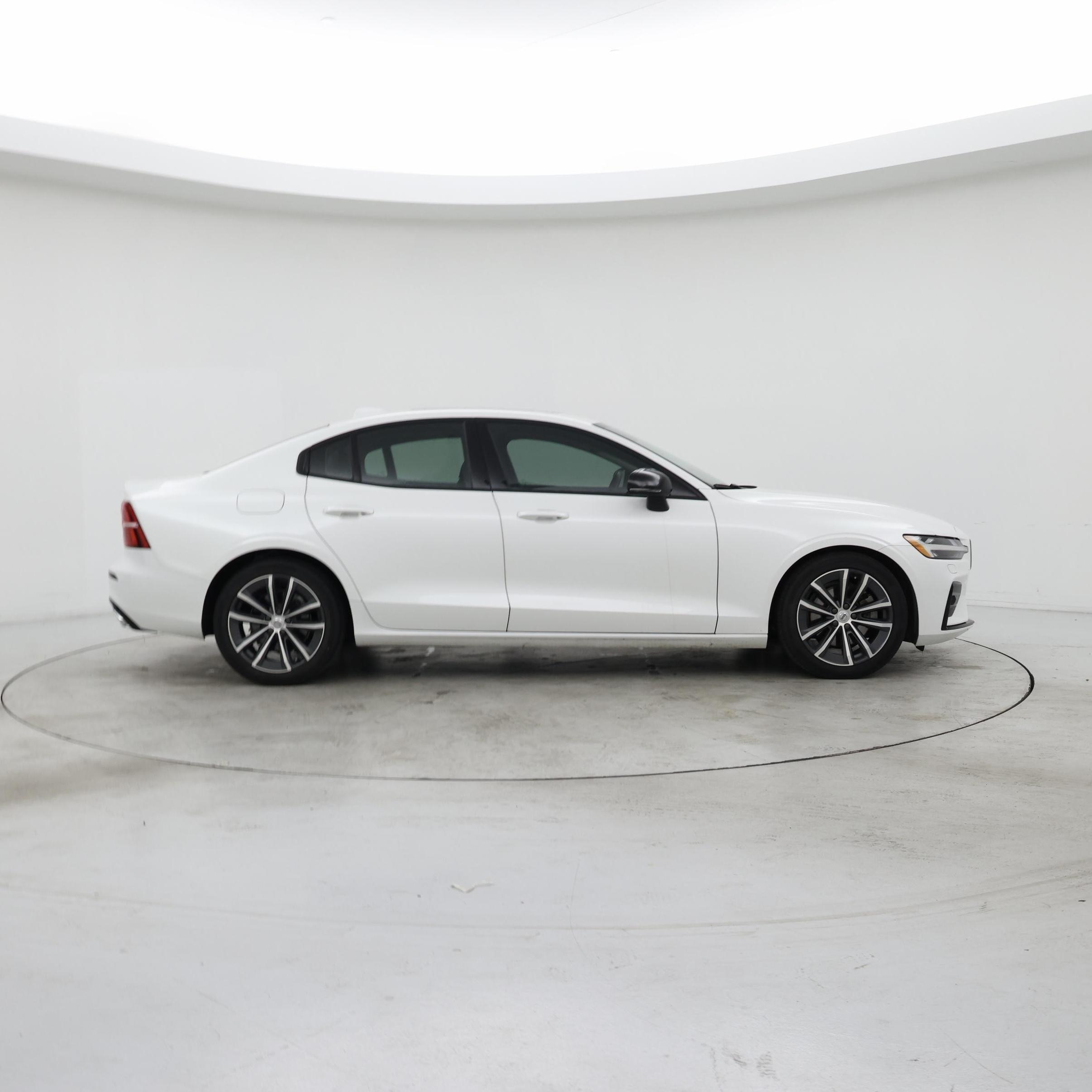 Thumbnail: 2022 Volvo S60 - 7