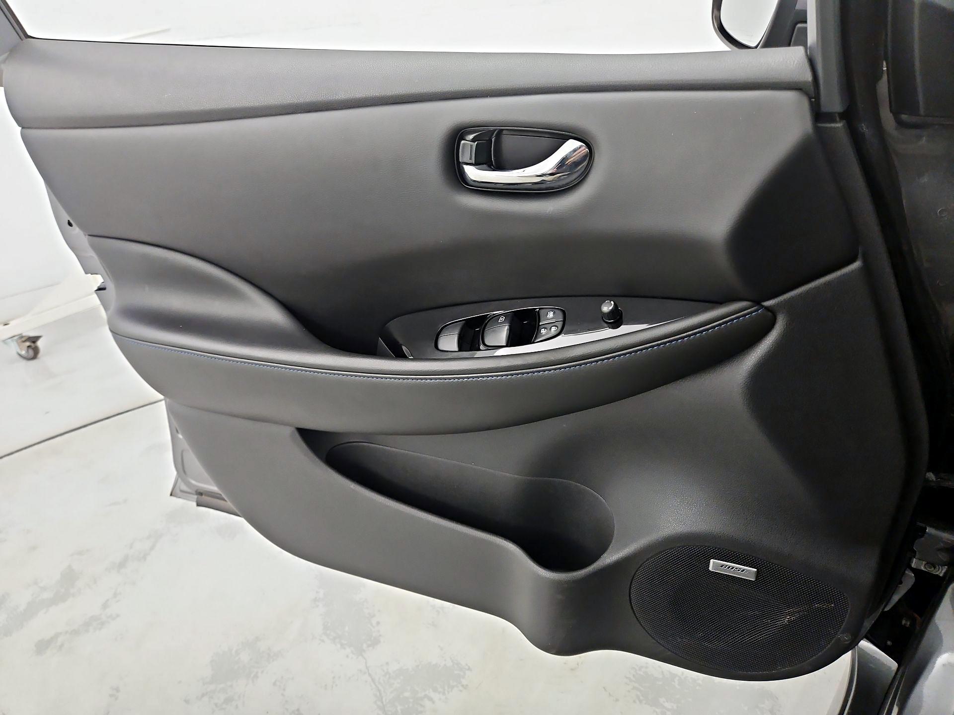 Thumbnail: 2019 Nissan Leaf - 12