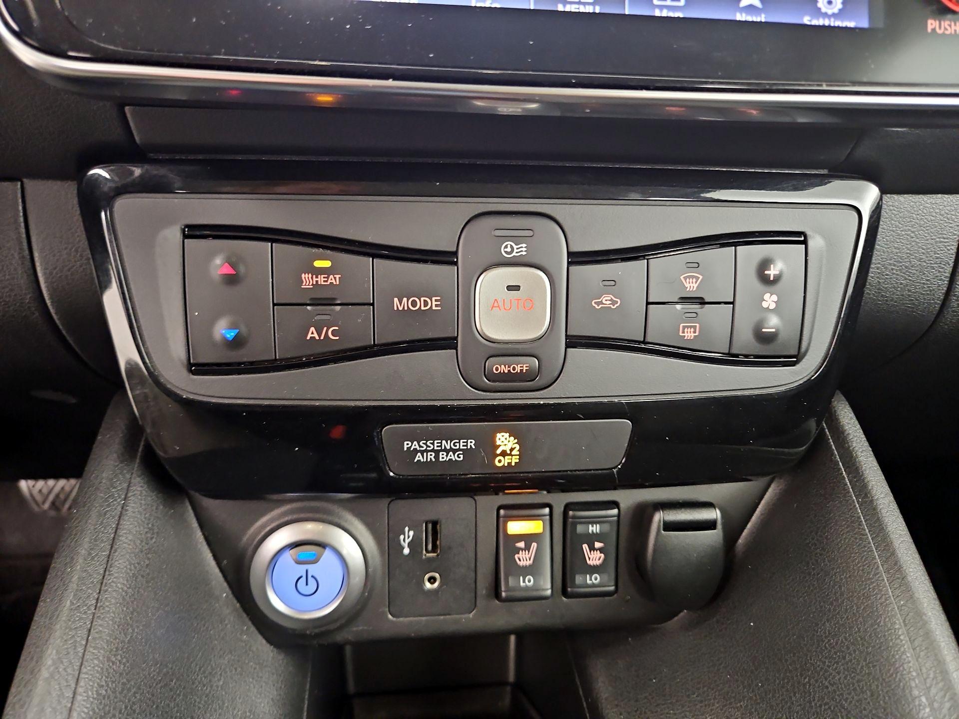 Thumbnail: 2019 Nissan Leaf - 17