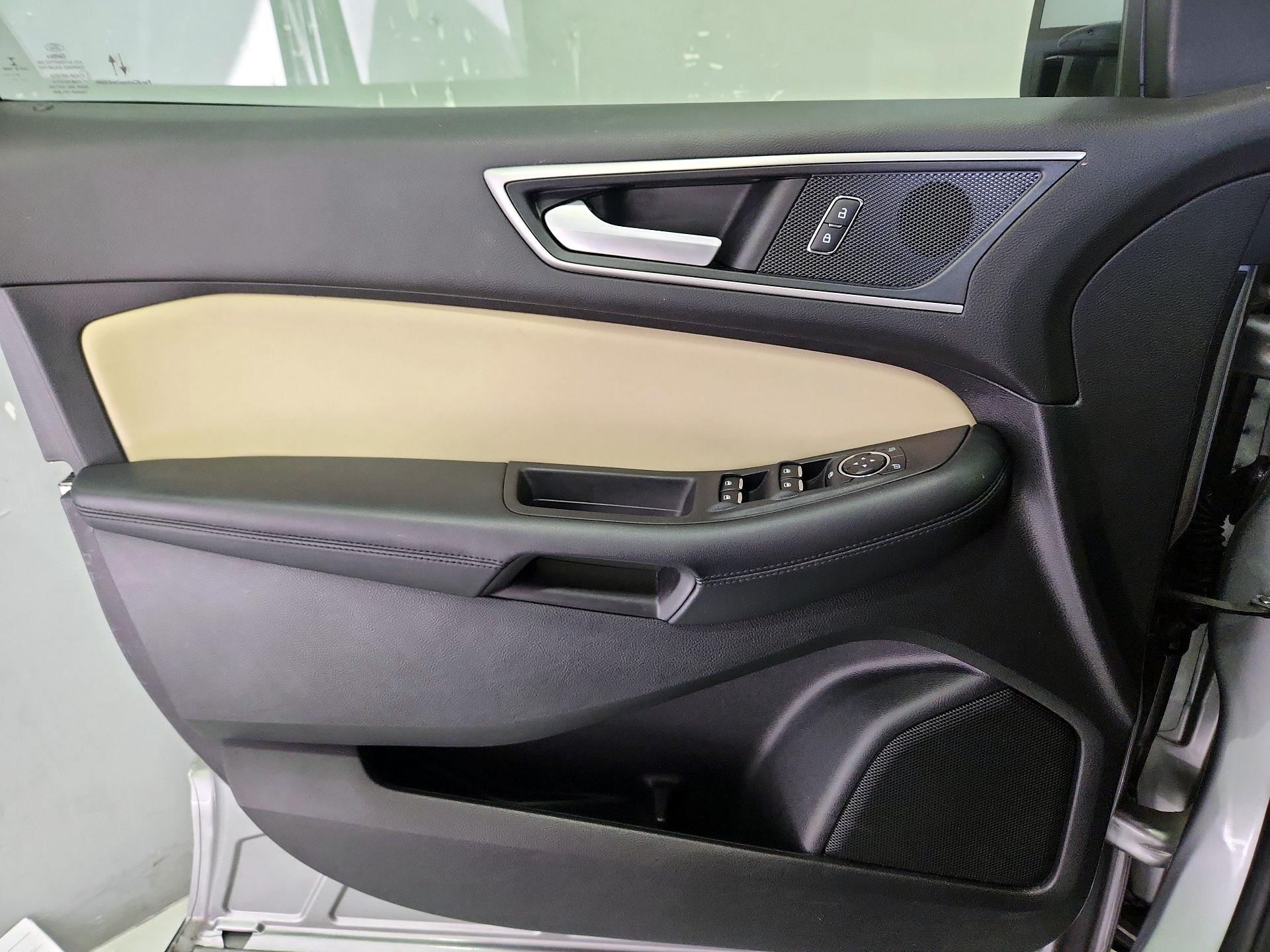 Thumbnail: 2021 Ford Edge - 12