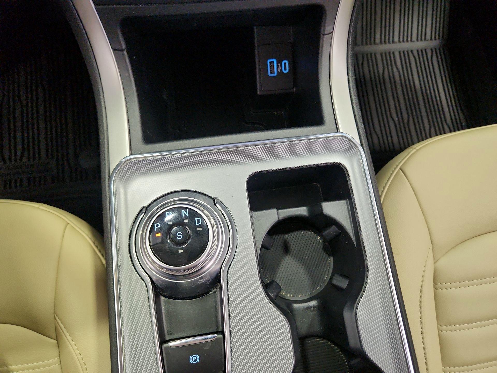 Thumbnail: 2021 Ford Edge - 18