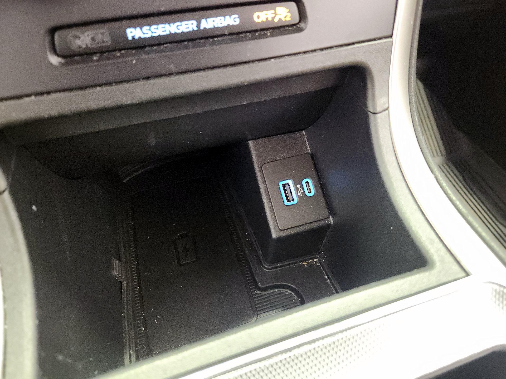 Thumbnail: 2021 Ford Edge - 19