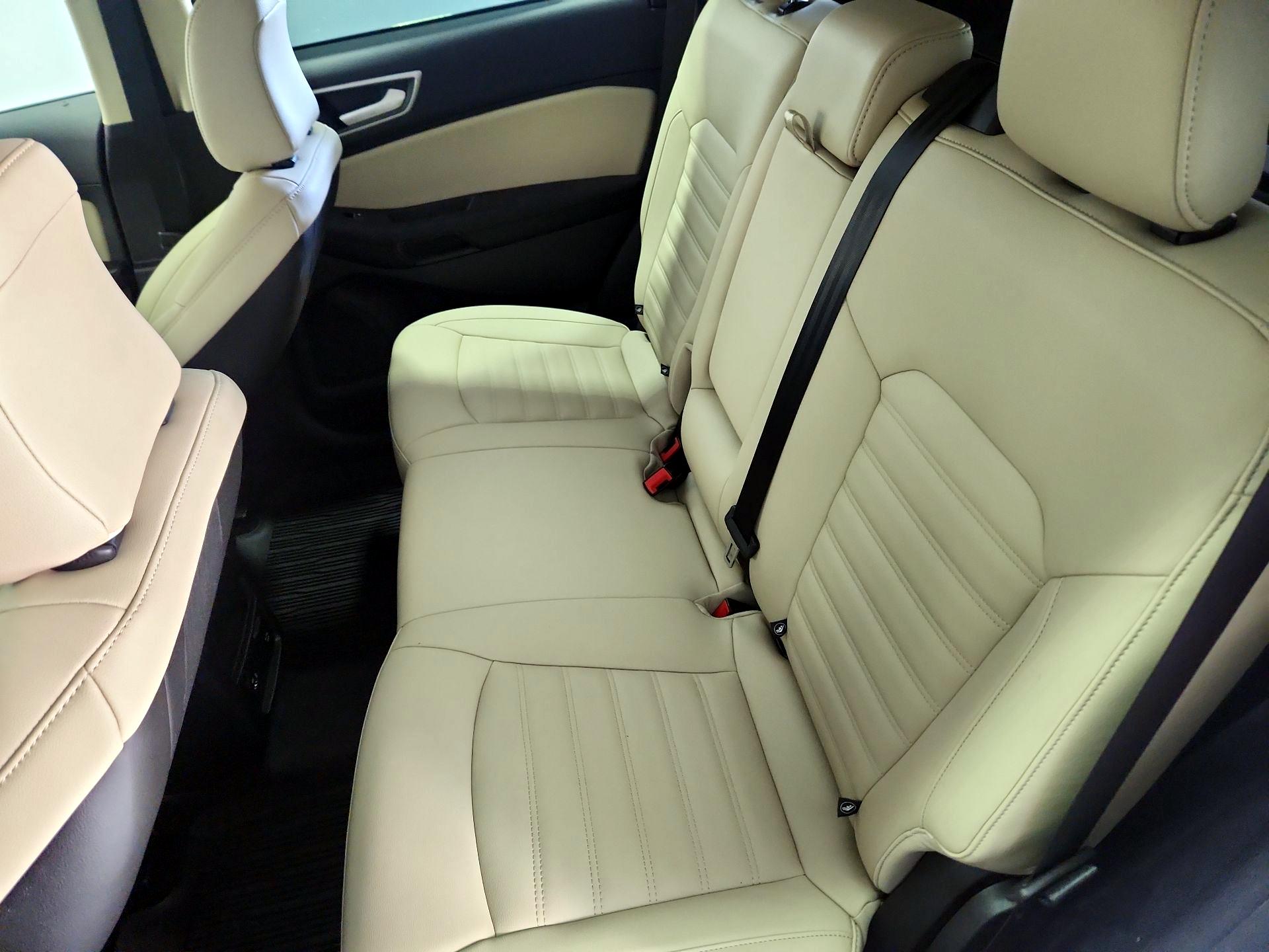 Thumbnail: 2021 Ford Edge - 20