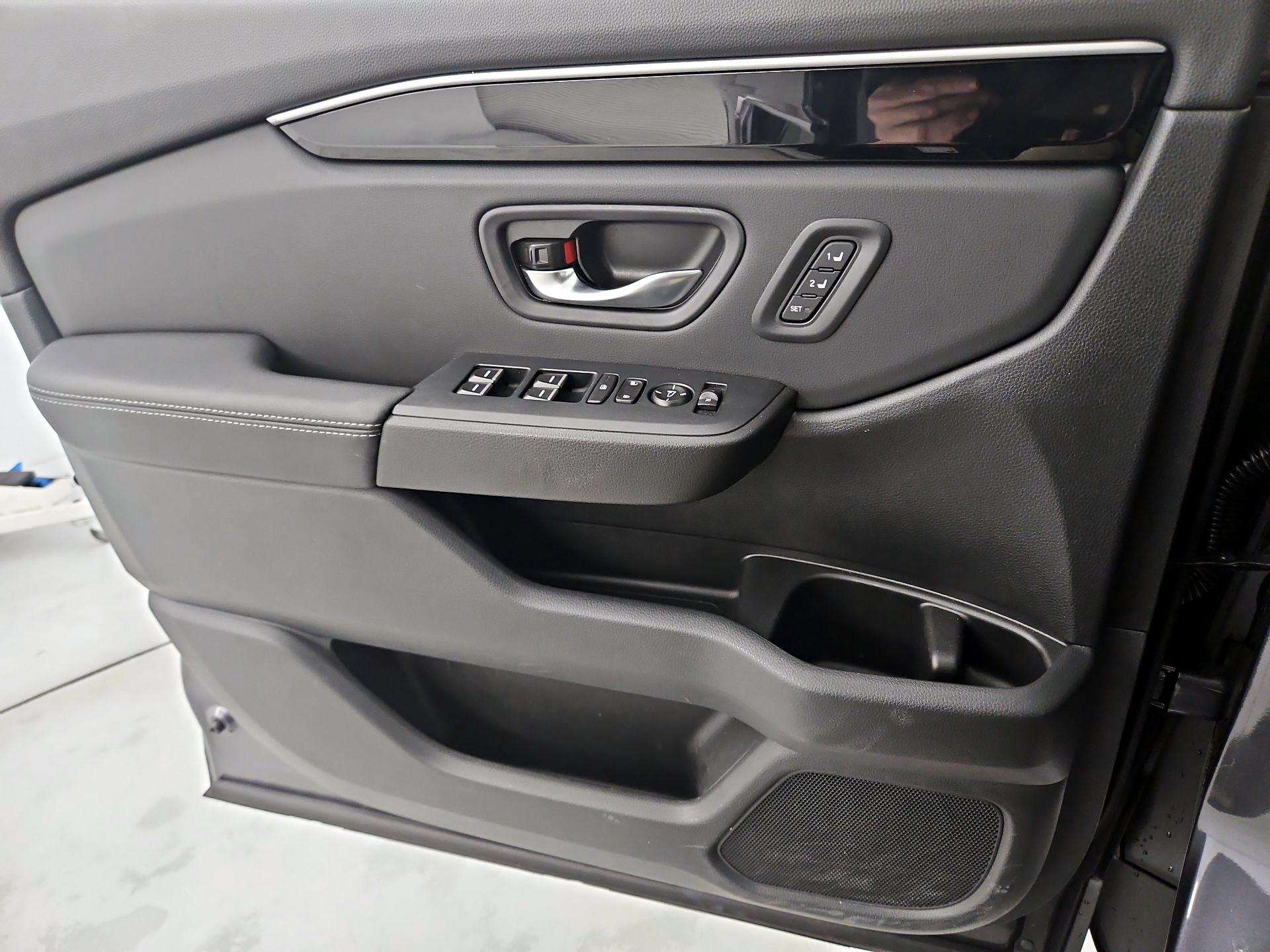 Thumbnail: 2025 Honda Pilot - 12