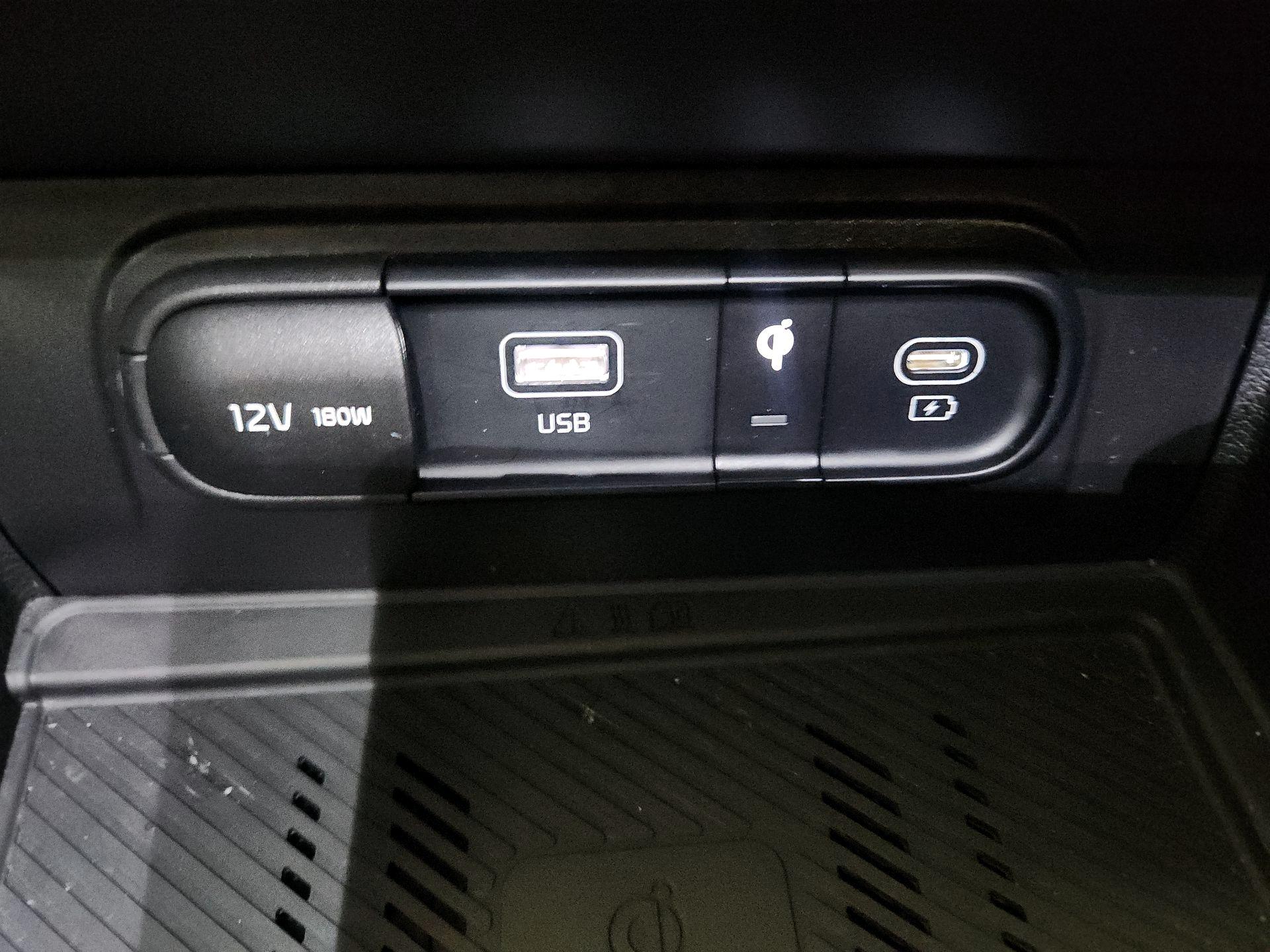 Thumbnail: 2023 Kia Sportage - 18