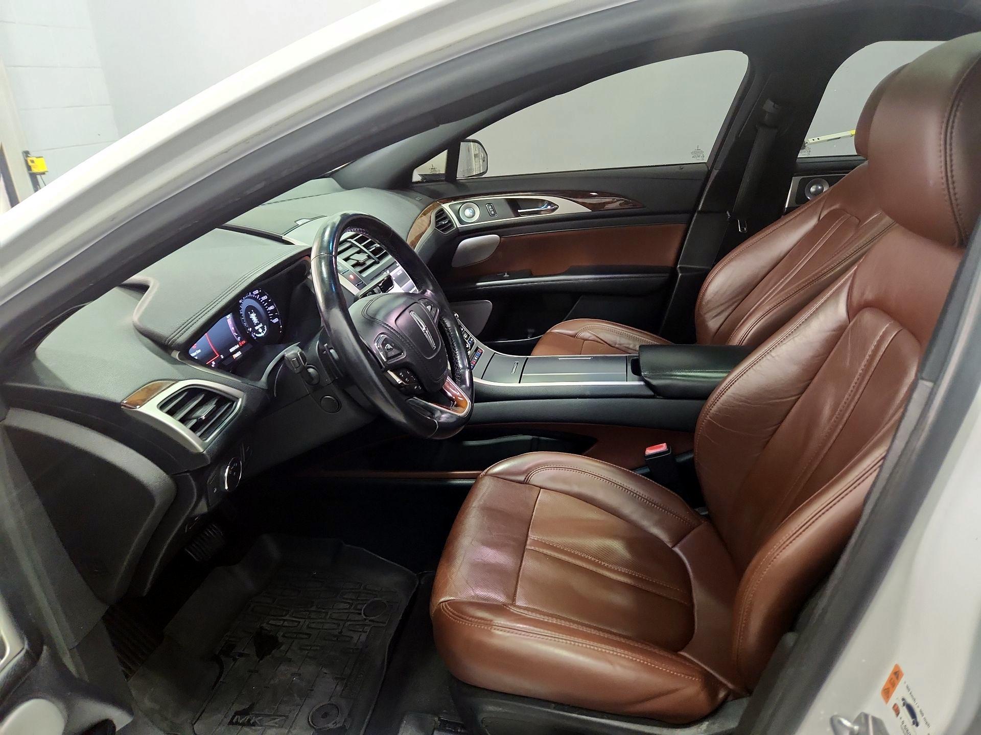 Thumbnail: 2019 Lincoln MKZ - 11