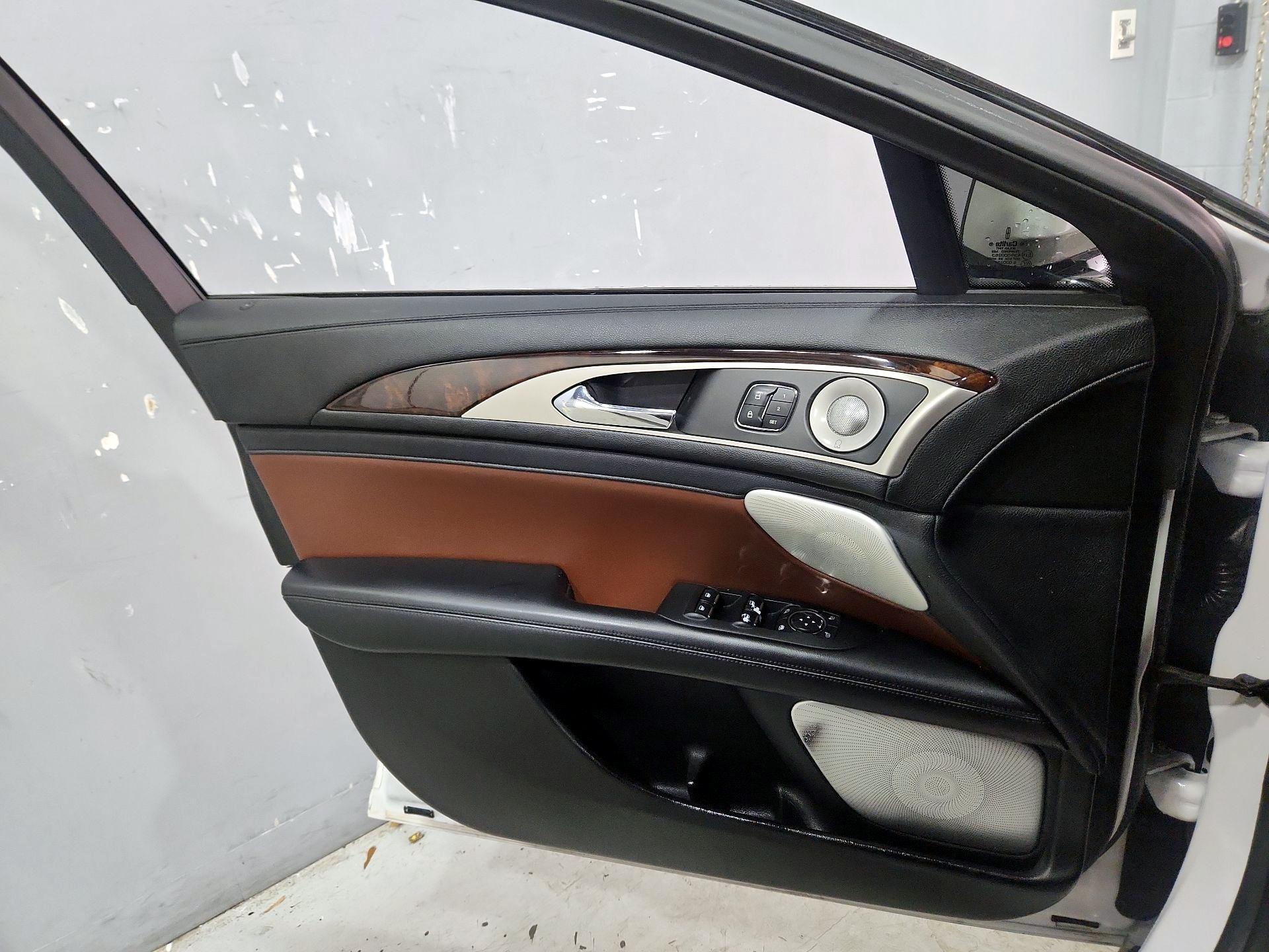 Thumbnail: 2019 Lincoln MKZ - 12