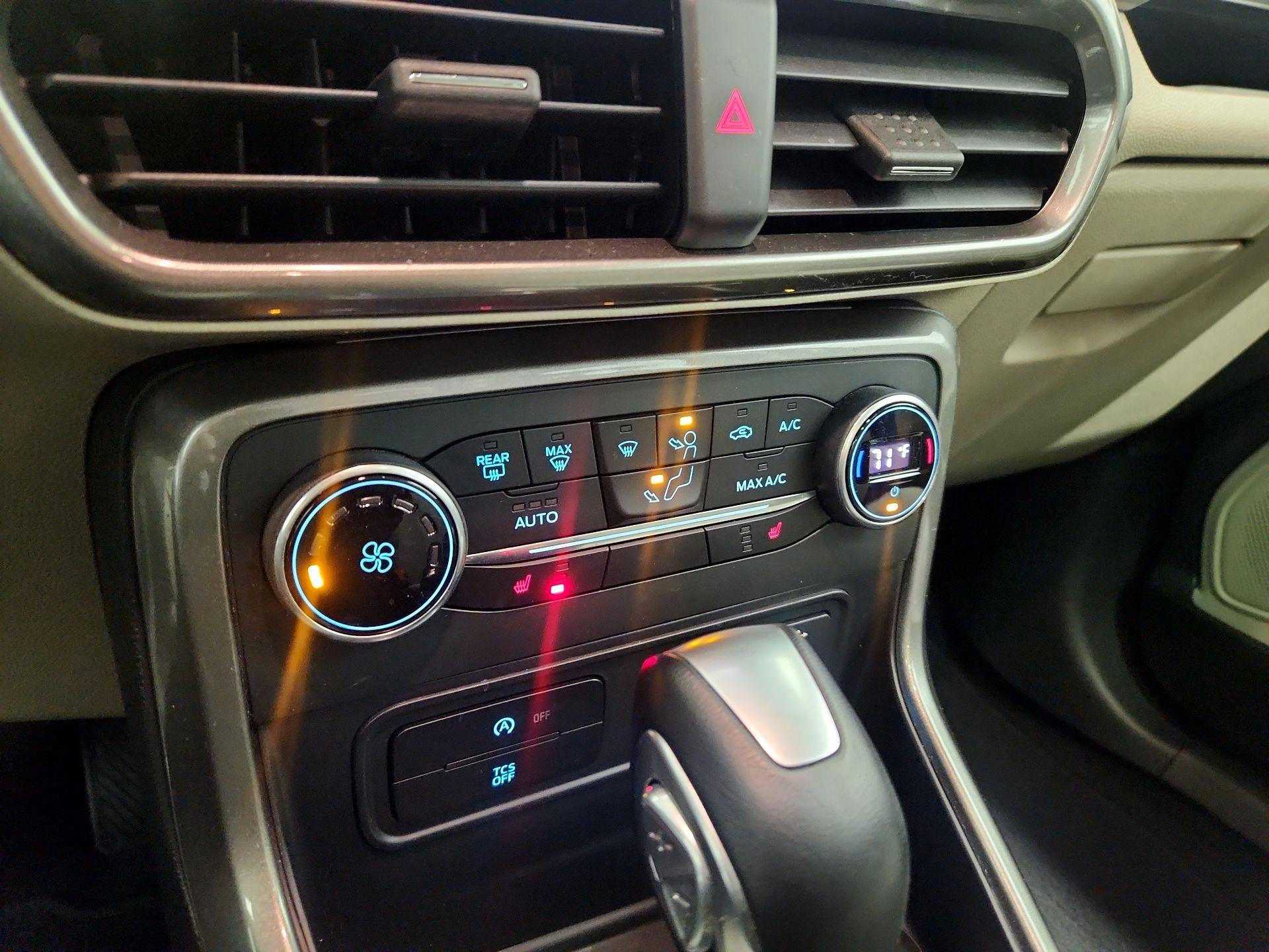 Thumbnail: 2018 Ford EcoSport - 17