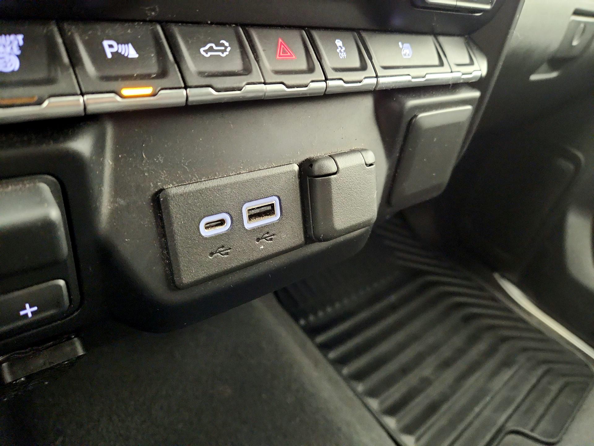 Thumbnail: 2021 Chevrolet Silverado 3500 - 16