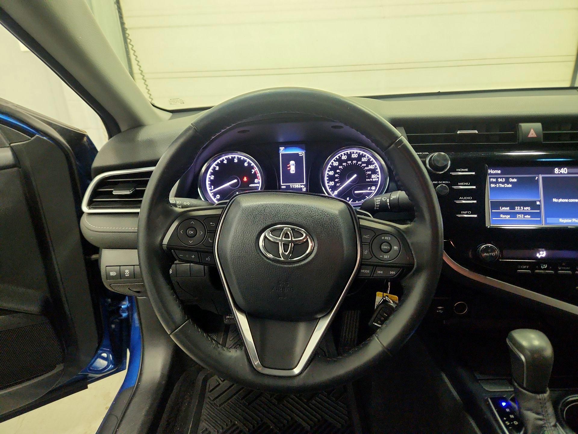 Thumbnail: 2018 Toyota Camry - 10