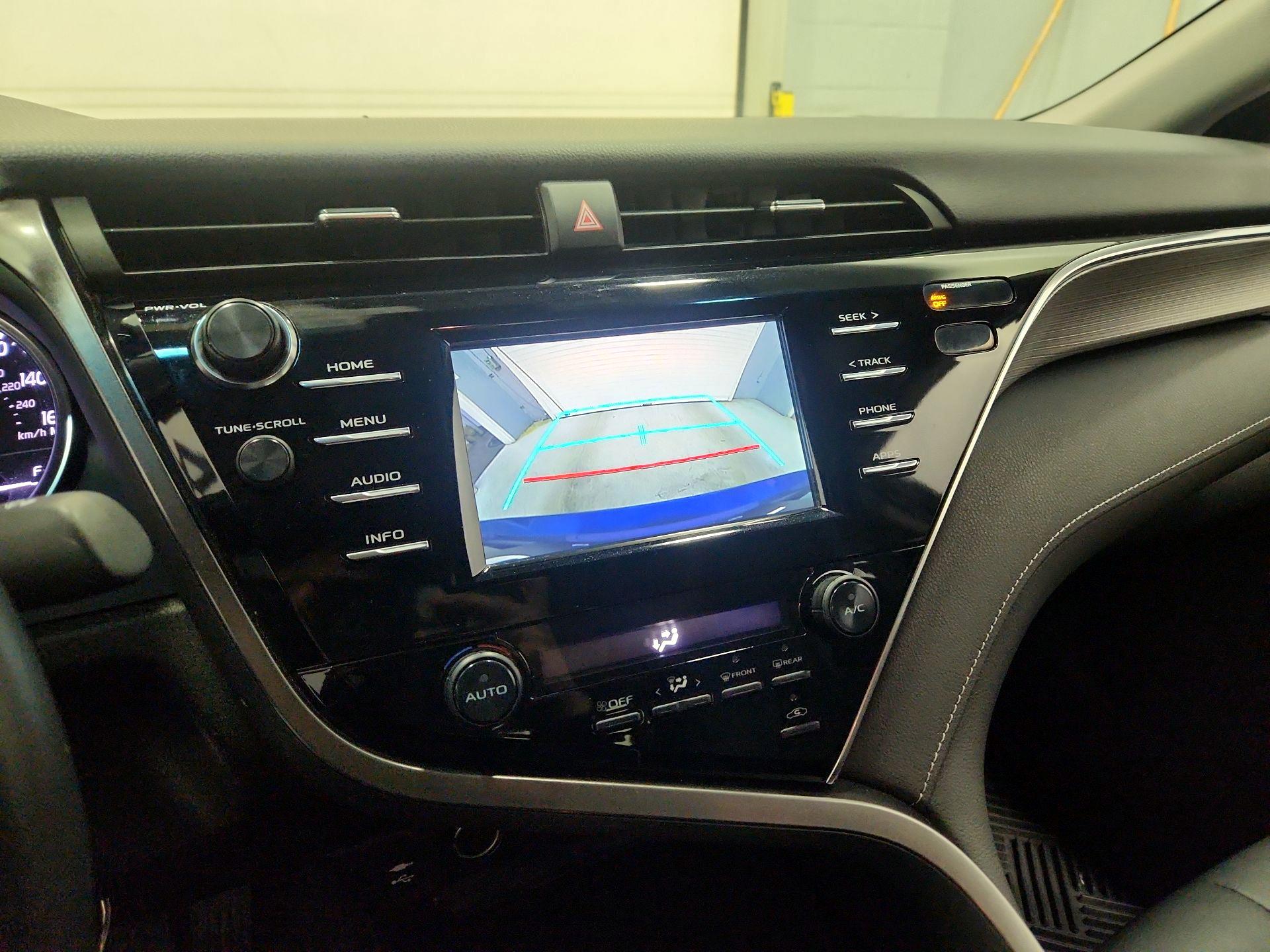 Thumbnail: 2018 Toyota Camry - 14