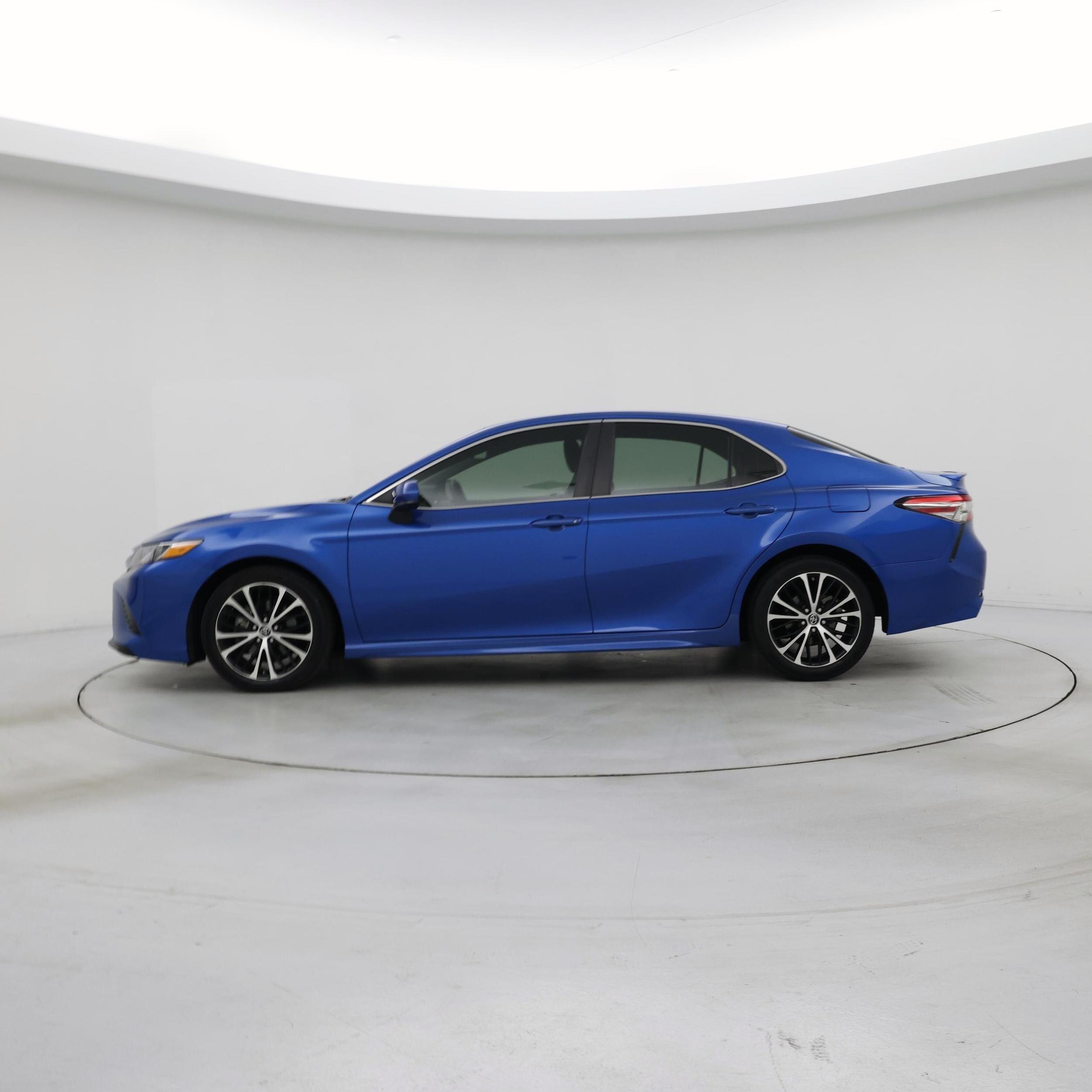 Thumbnail: 2018 Toyota Camry - 3