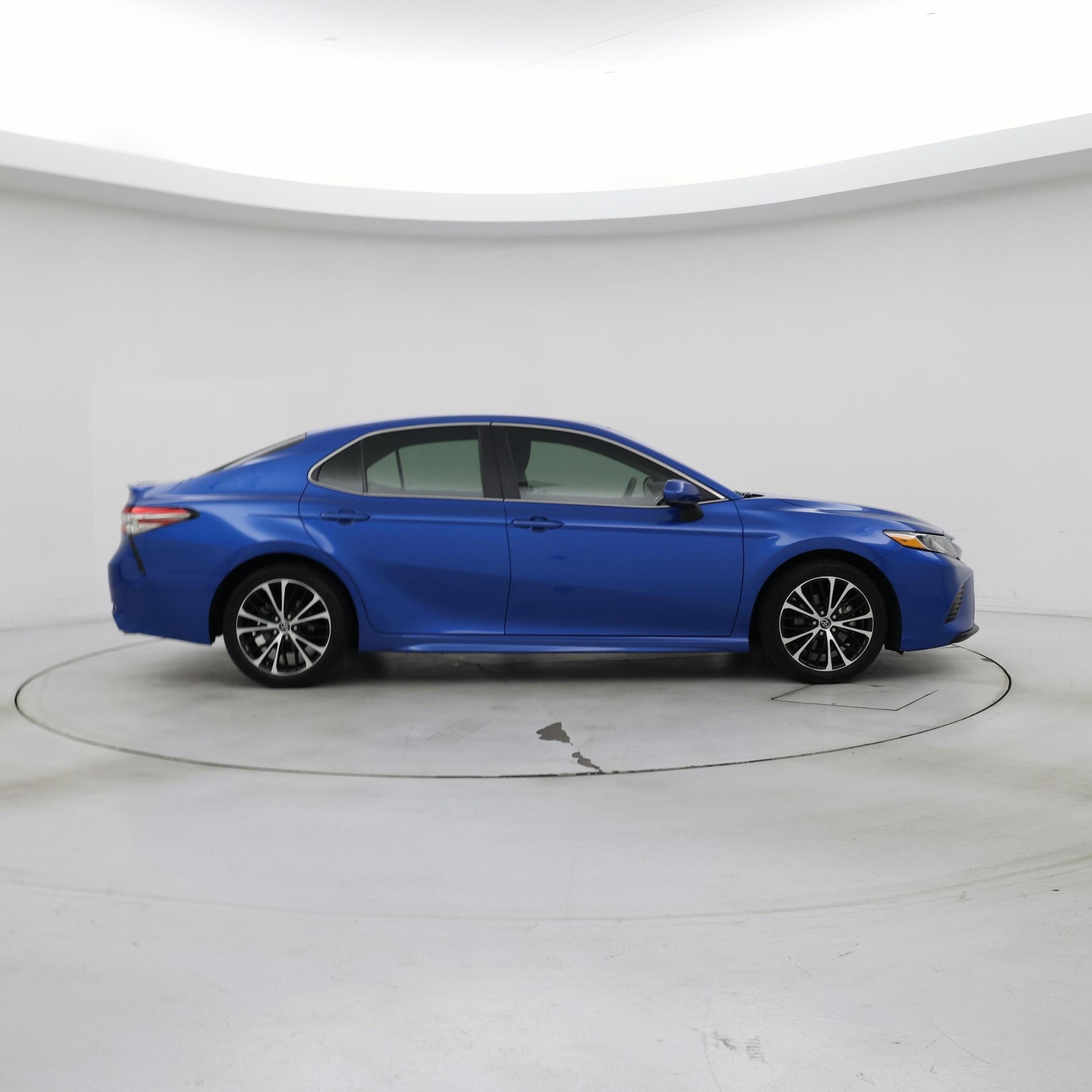 Thumbnail: 2018 Toyota Camry - 7