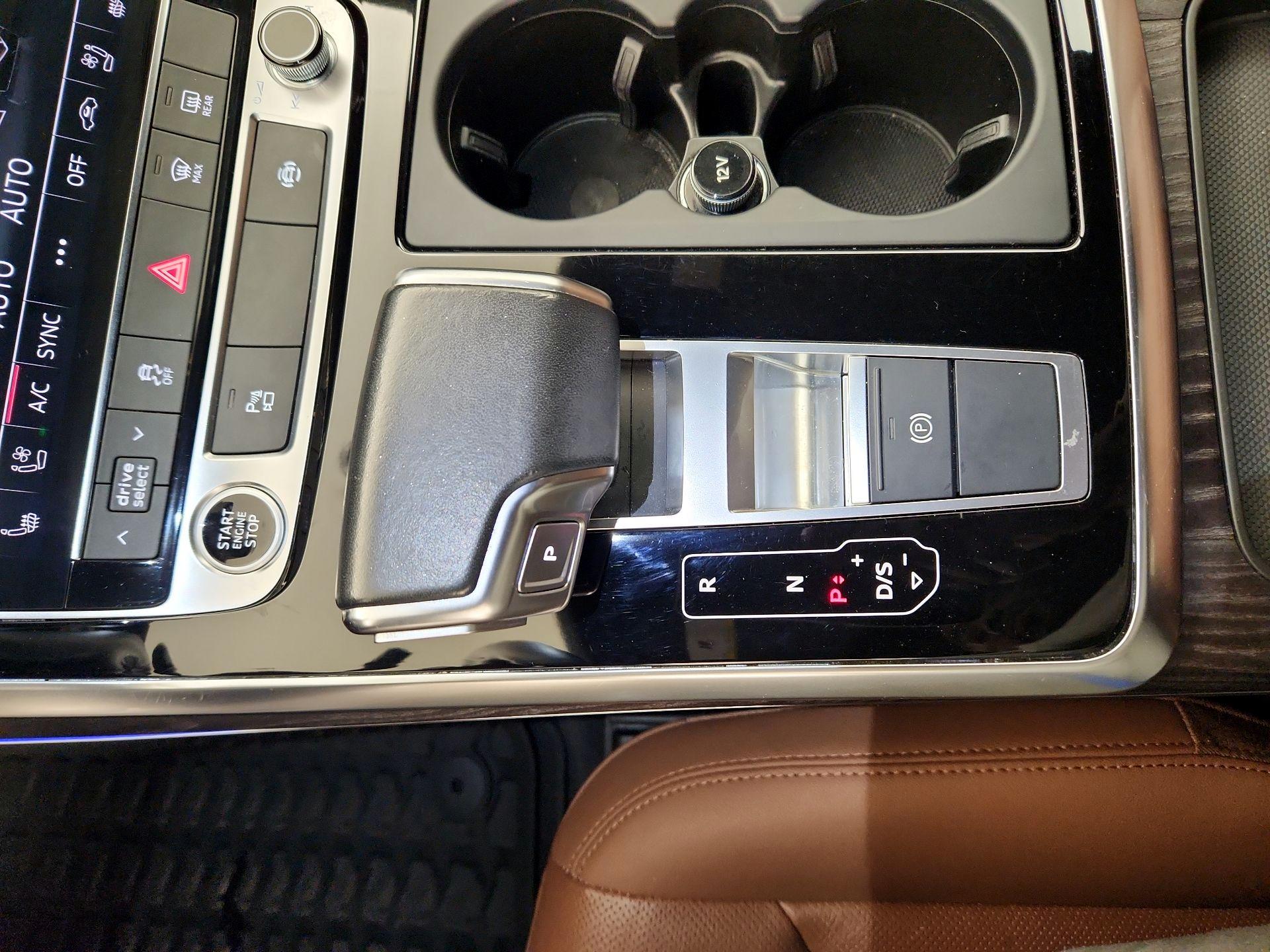 Thumbnail: 2021 Audi Q8 - 18