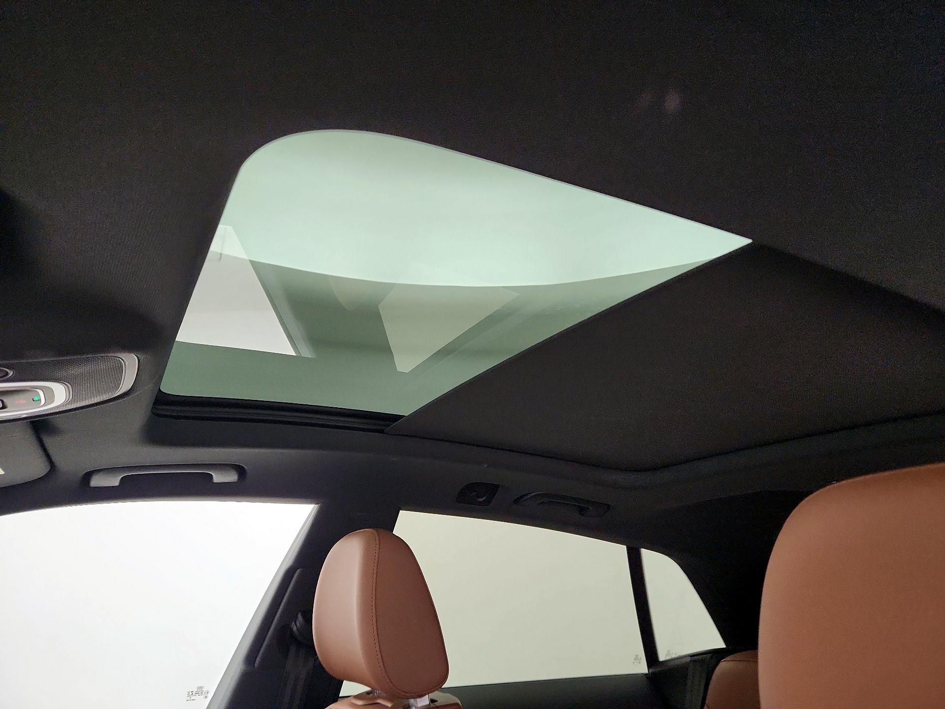 Thumbnail: 2021 Audi Q8 - 20