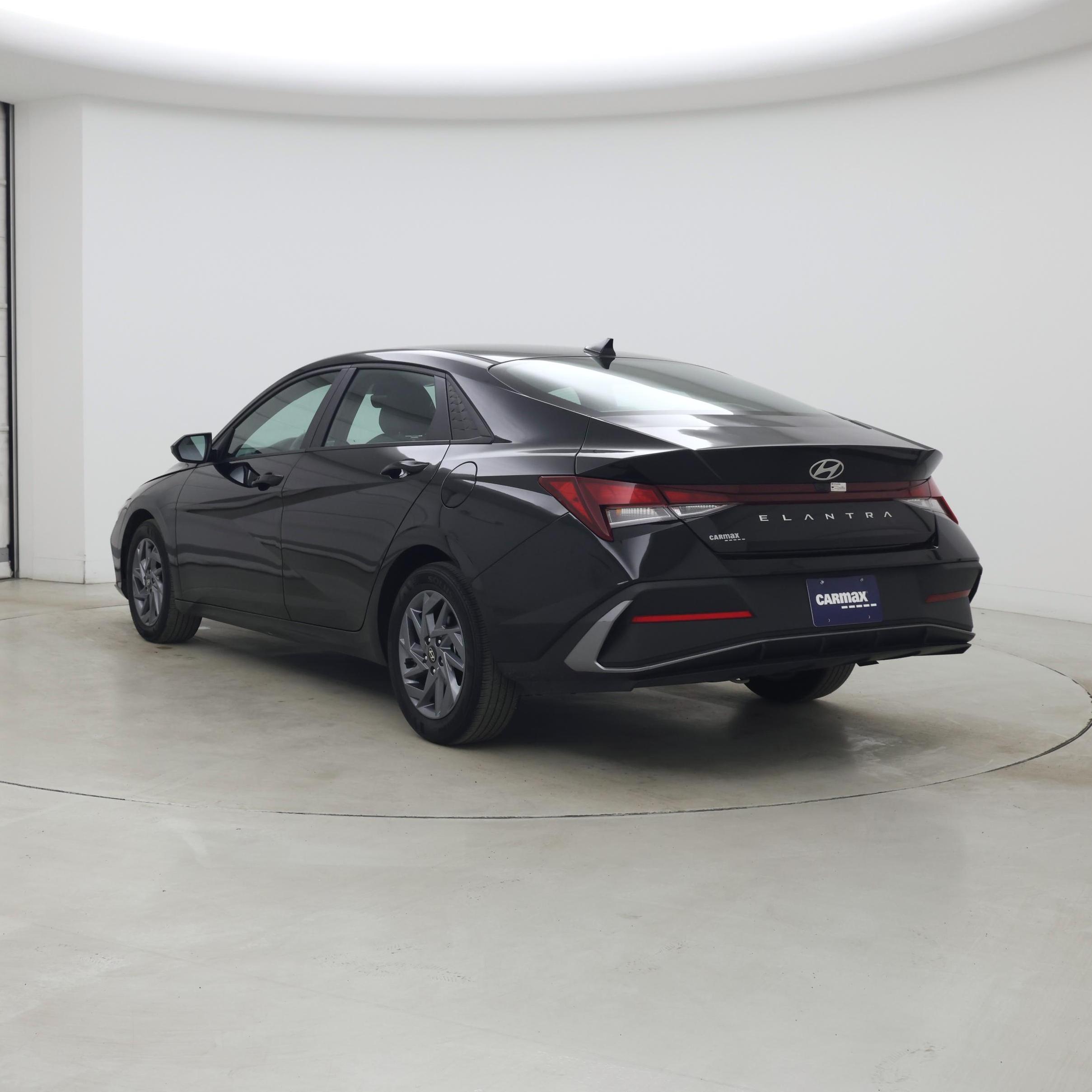 Thumbnail: 2024 Hyundai Elantra - 2