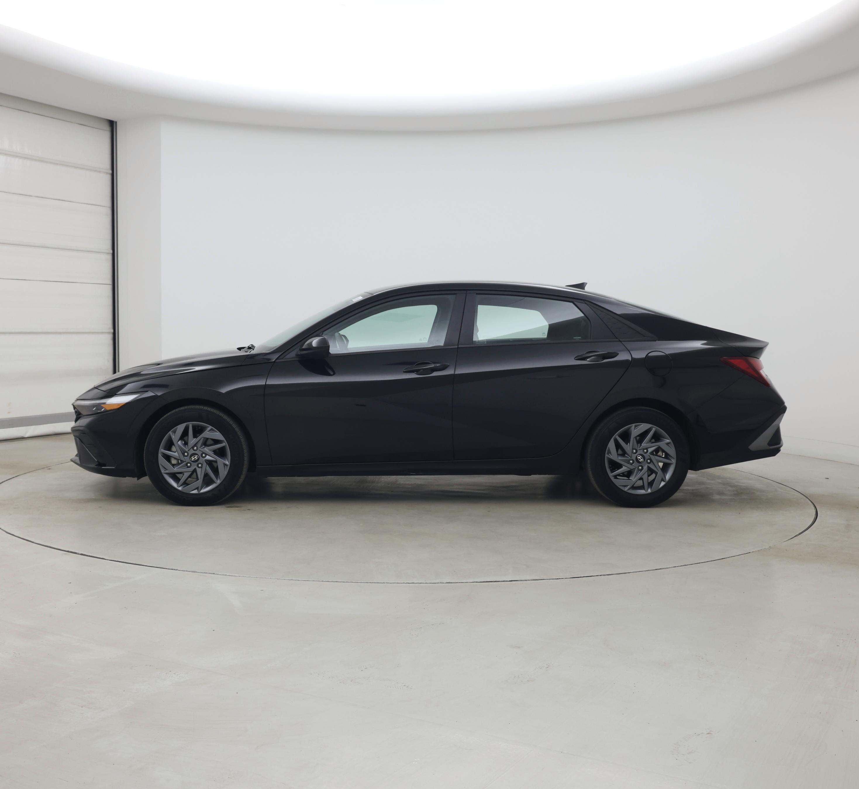 Thumbnail: 2024 Hyundai Elantra - 3