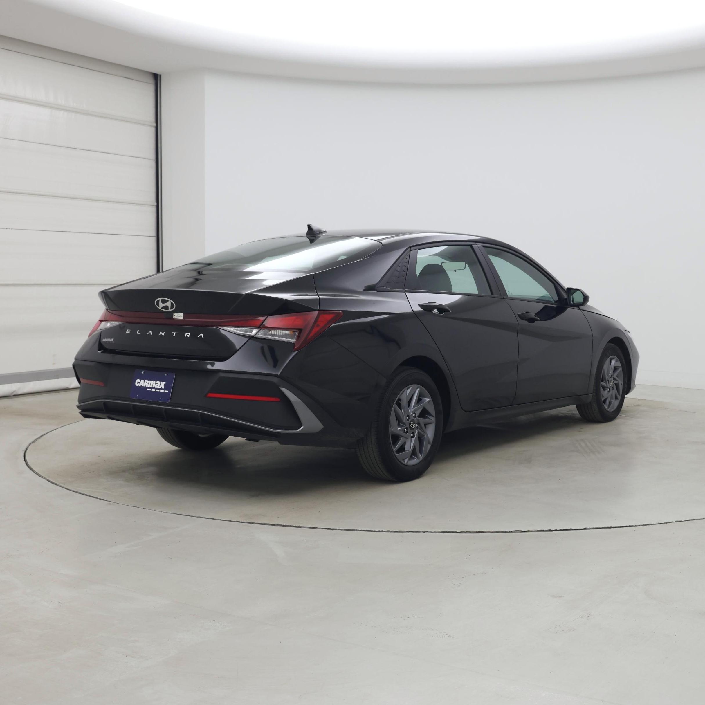 Thumbnail: 2024 Hyundai Elantra - 8