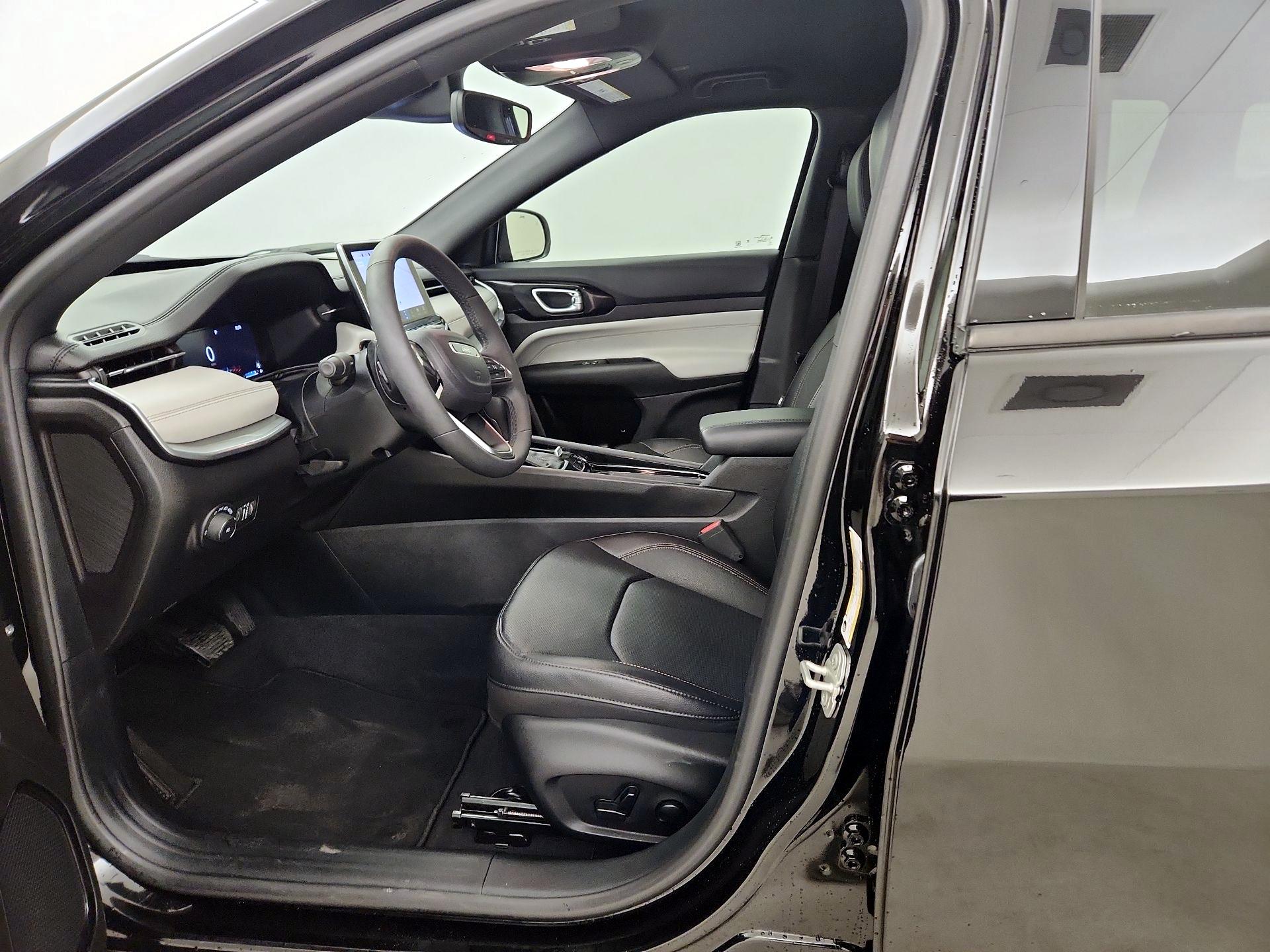 Thumbnail: 2024 Jeep Compass - 9