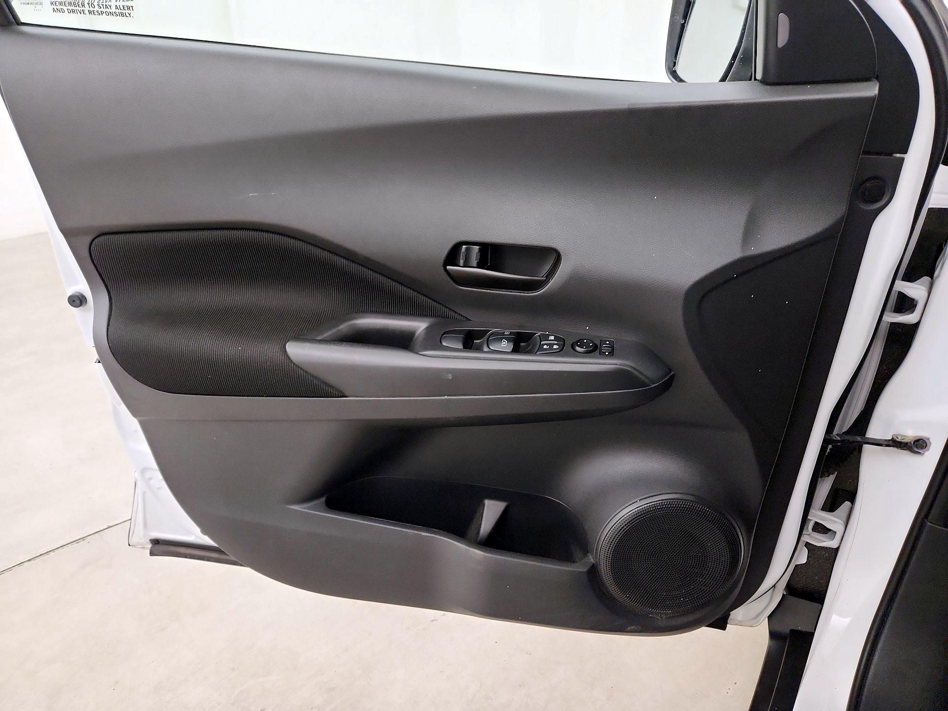 Thumbnail: 2021 Nissan Kicks - 10